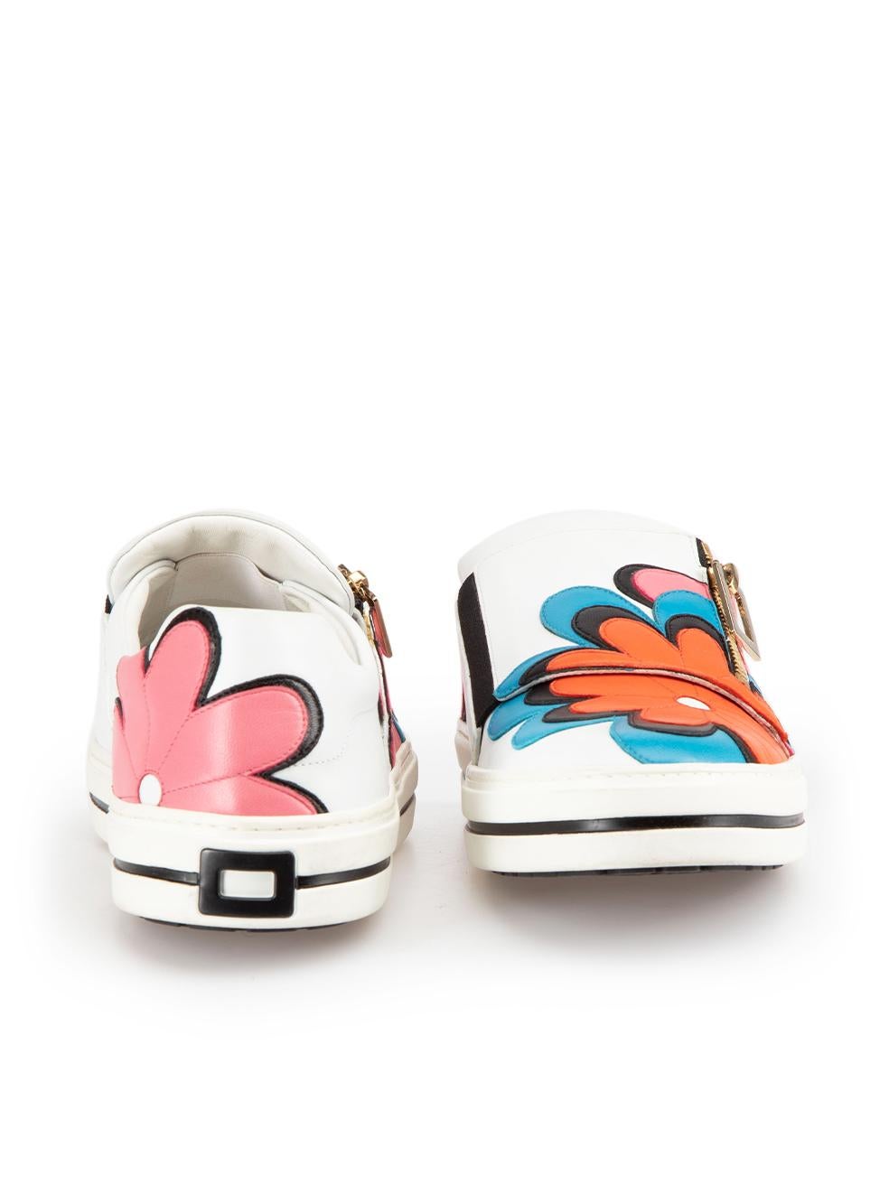 Roger Vivier White Leather Floral Slip On Shoes Size IT 39.5 In Excellent Condition In London, GB