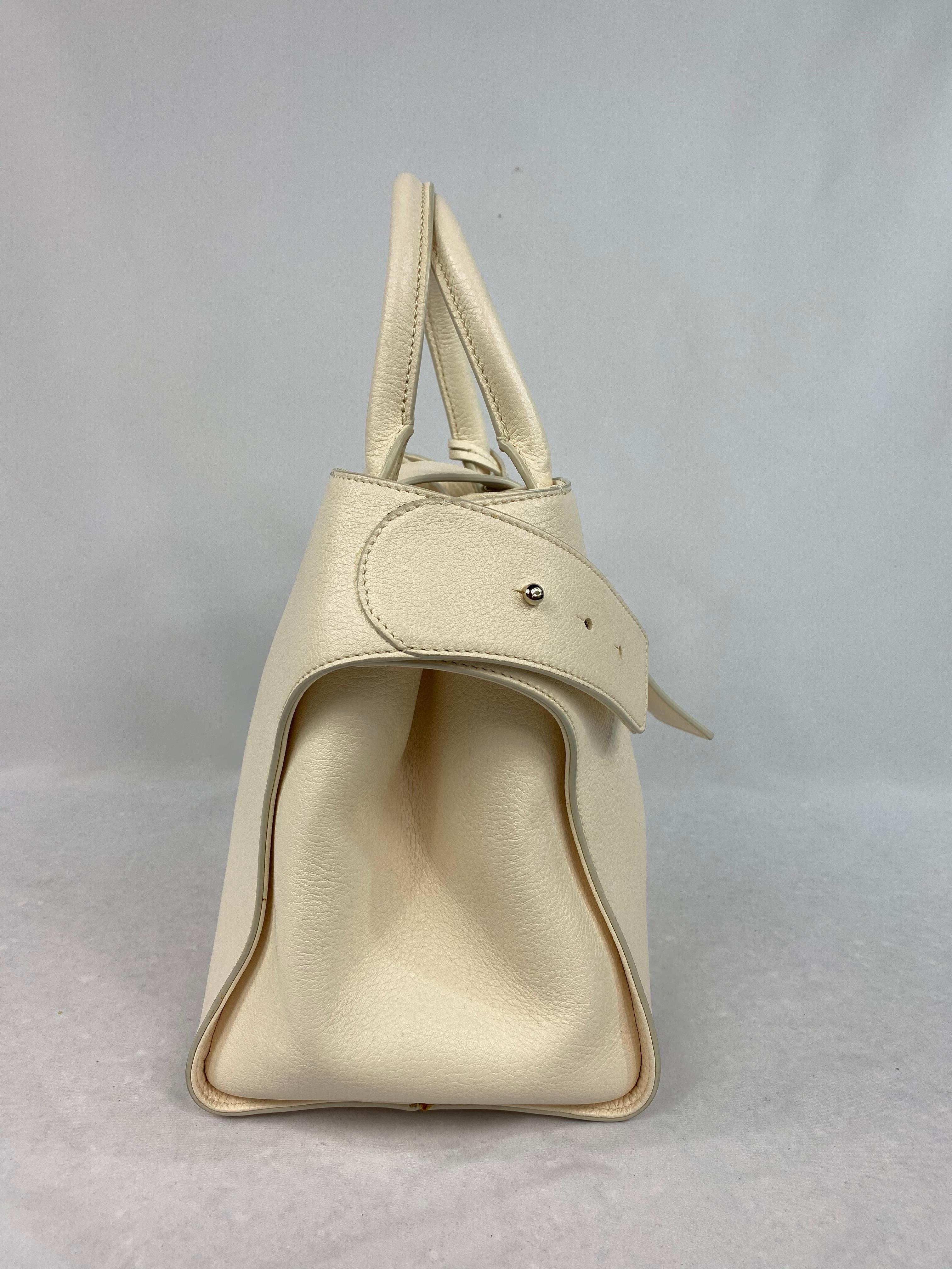 Women's or Men's Roger Vivier White Pilgrim de Jour Cabas Small Tote Handbag