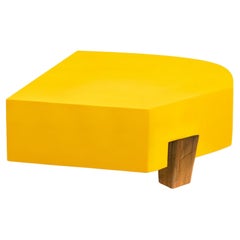 Roger's Couchtisch in Gelb von Project 213A