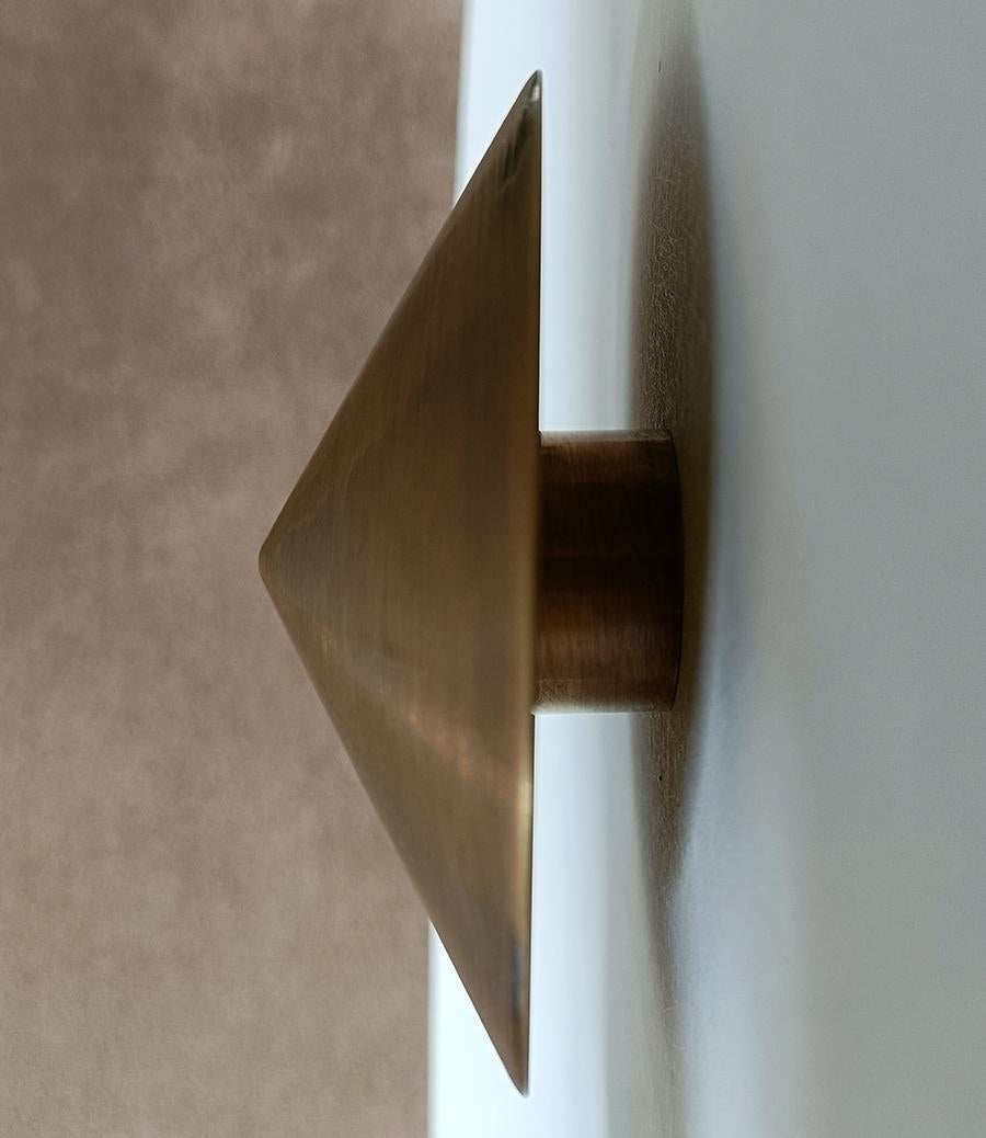 Italiano Roggi - Applique minimalista in ottone massiccio di Candas Design in vendita
