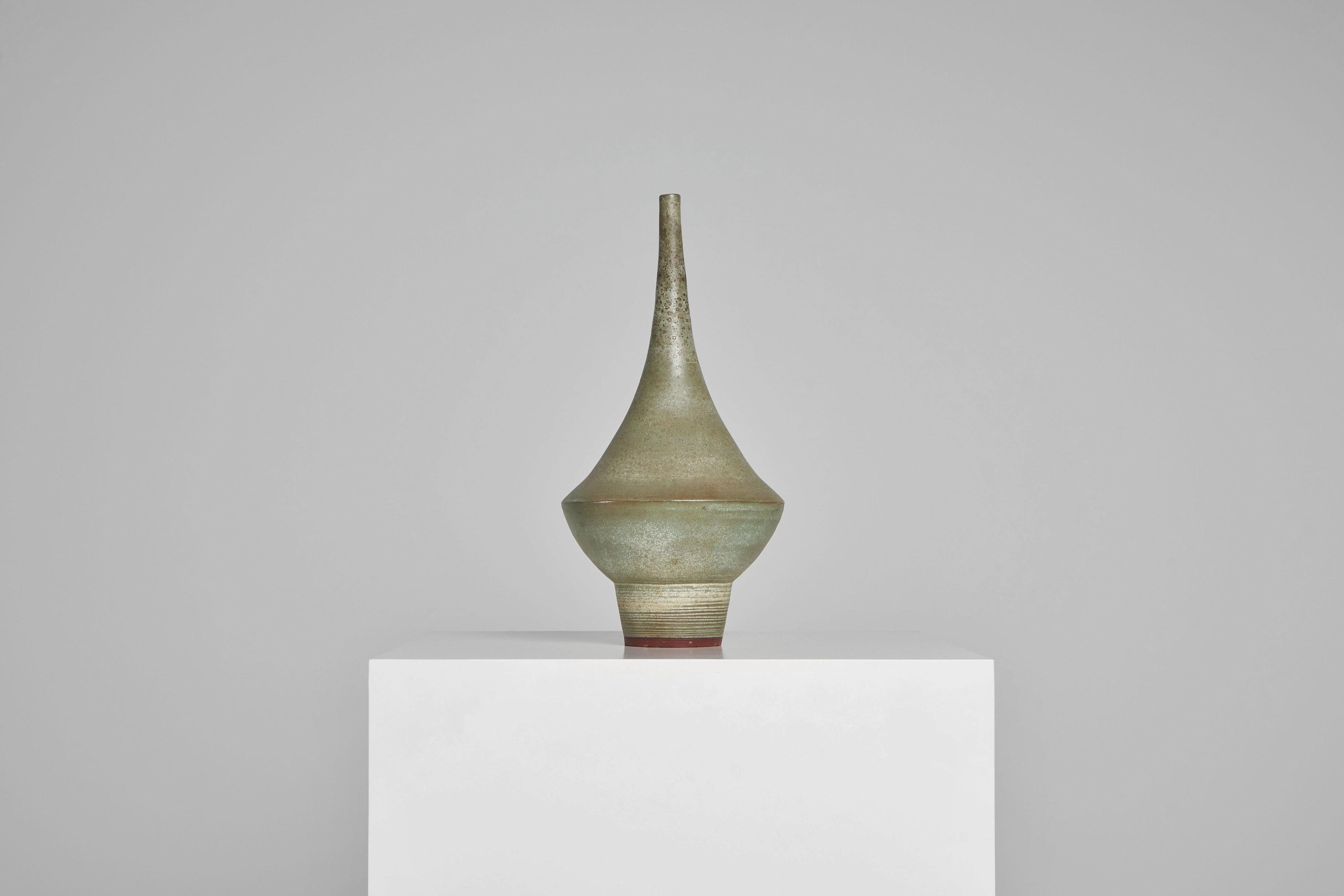 Rogier Vandeweghe Amphora vase Belgium 1960 In Good Condition For Sale In Roosendaal, Noord Brabant