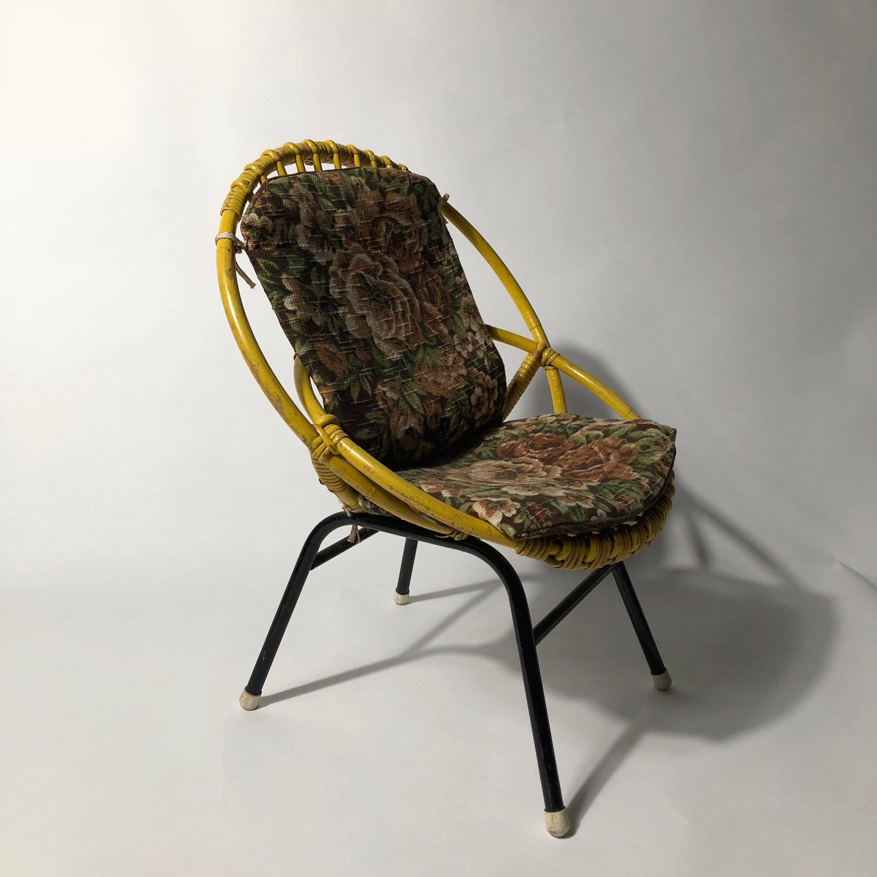 Mid-Century Modern Rohé Noordwolde Children’s Chair 1950s Original Paint and Cushion For Sale