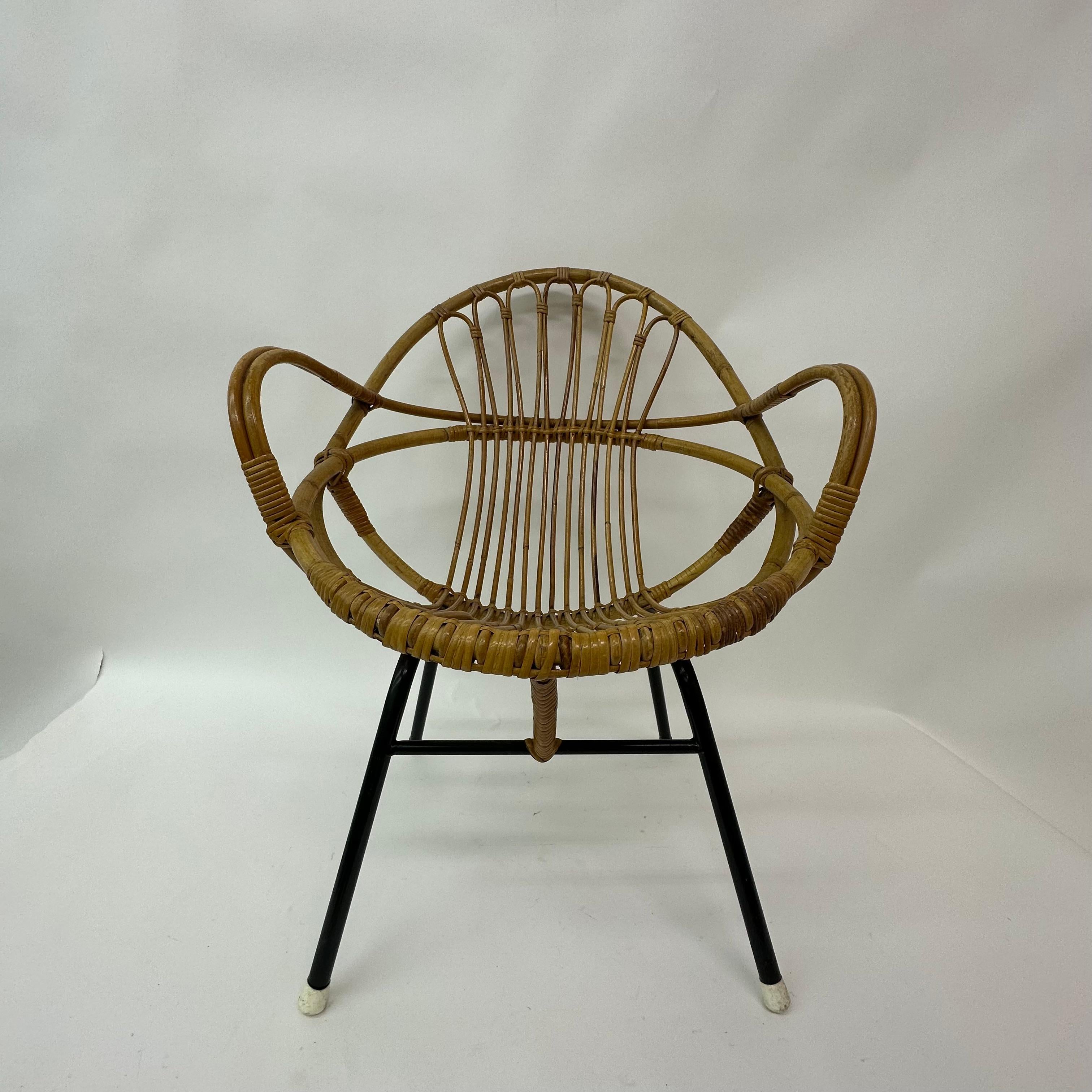 Rohe Noordwolde rattan lounge chair, 1950’s

Dimensions: 77cm H, 60cm D, 59cm W, 37cm H seat
Period: 1950’s