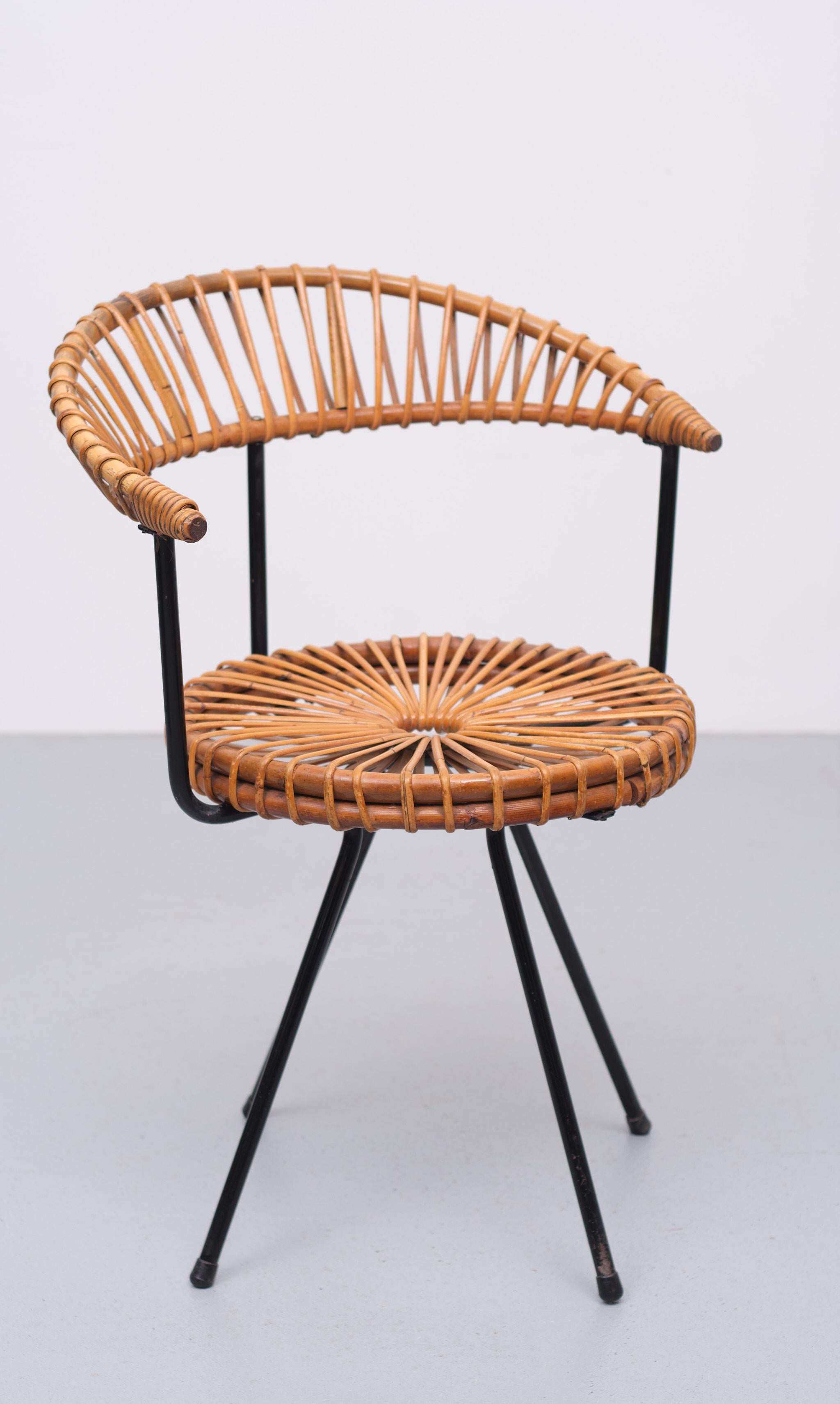 Lovely wicker chair. 1950s Dutch Design Dirk van Sliedregt for Rohe Noordwolde 
There are some strokes Wicker that are repaired. See photos.