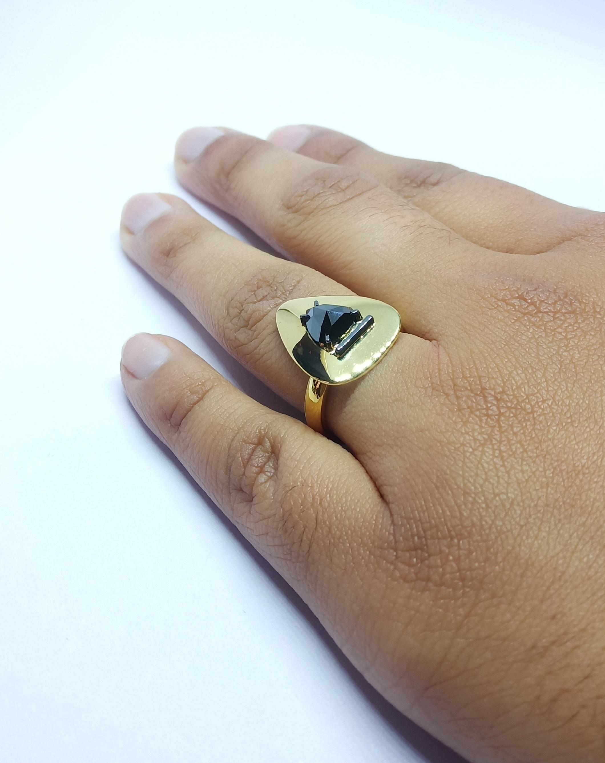 Rohit Jain 18 Karat Green Gold One of a Kind Black Rose cut Diamond Ring For Sale 2