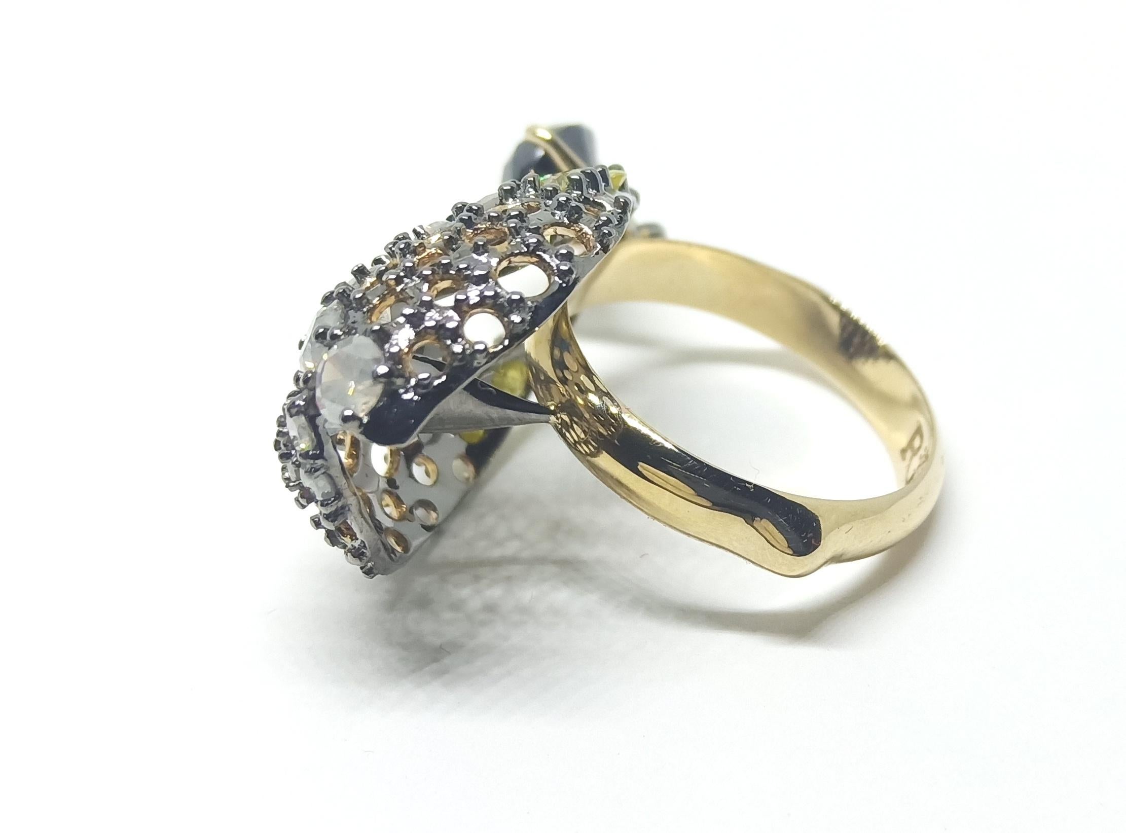 Contemporary Rohit Jain Black Grey Yellow Diamond One of a Kind 18 Karat Gold Fashion Ring For Sale