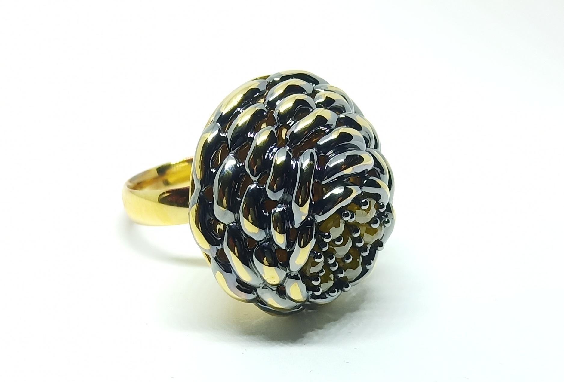 Contemporary One of a Kind Yellow Diamond 18 Karat Yellow Gold Cocktail Ring In New Condition For Sale In NEW DELHI, IN