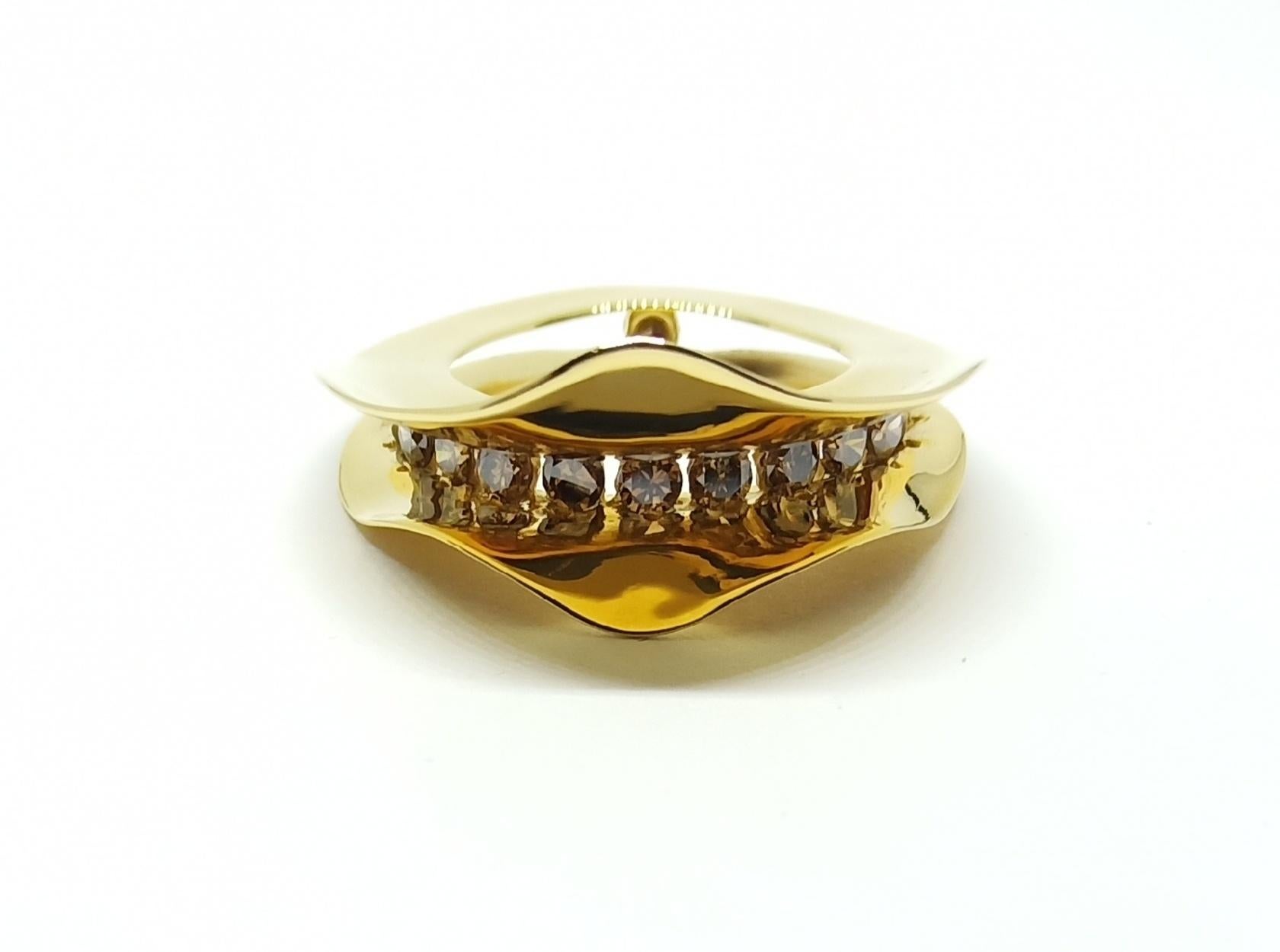 Contemporary Brown Diamond One of a Kind 18 Karat Yellow Gold Cocktail  Ring For Sale 4