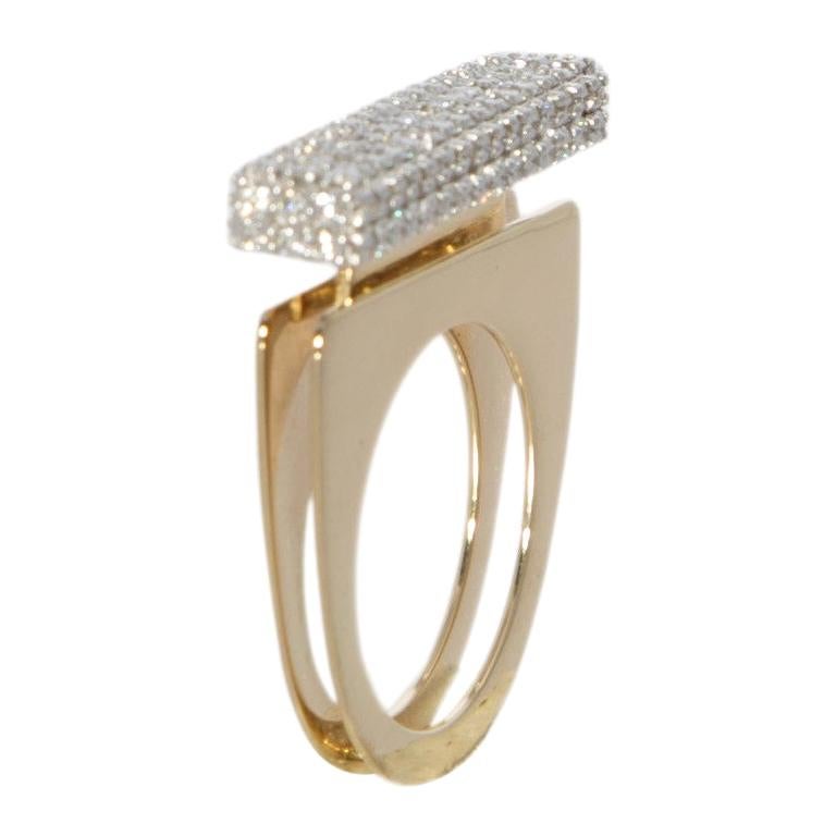 Contemporary One of a Kind Round White Diamond  18 Karat Yellow Gold Ring For Sale