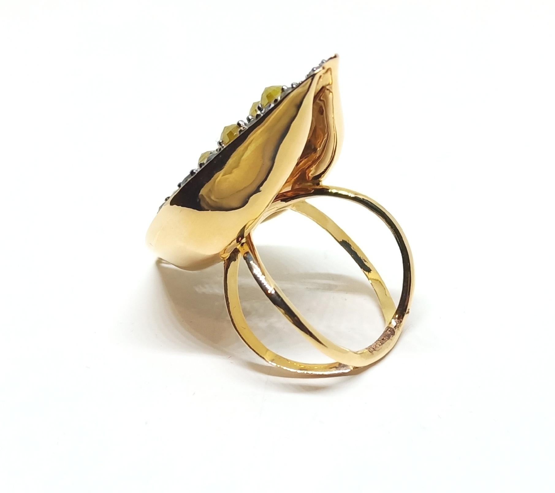 Contemporary One Of A Kind Yellow and Brown Rose cut Diamond Yellow Gold Ring  For Sale 1