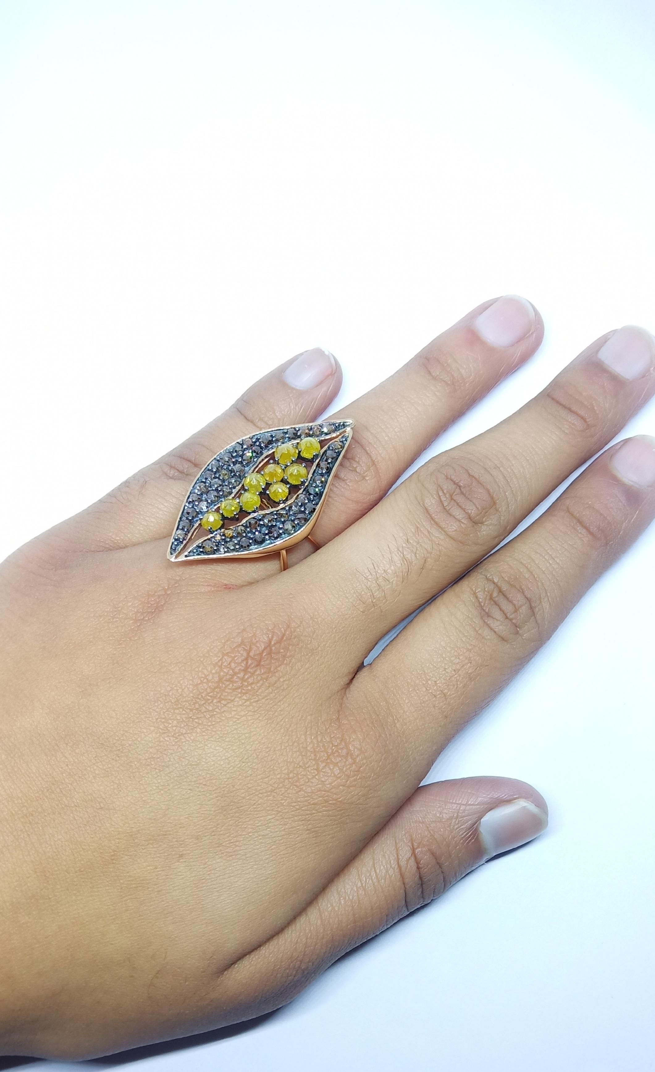 Contemporary One Of A Kind Yellow and Brown Rose cut Diamond Yellow Gold Ring  For Sale 4