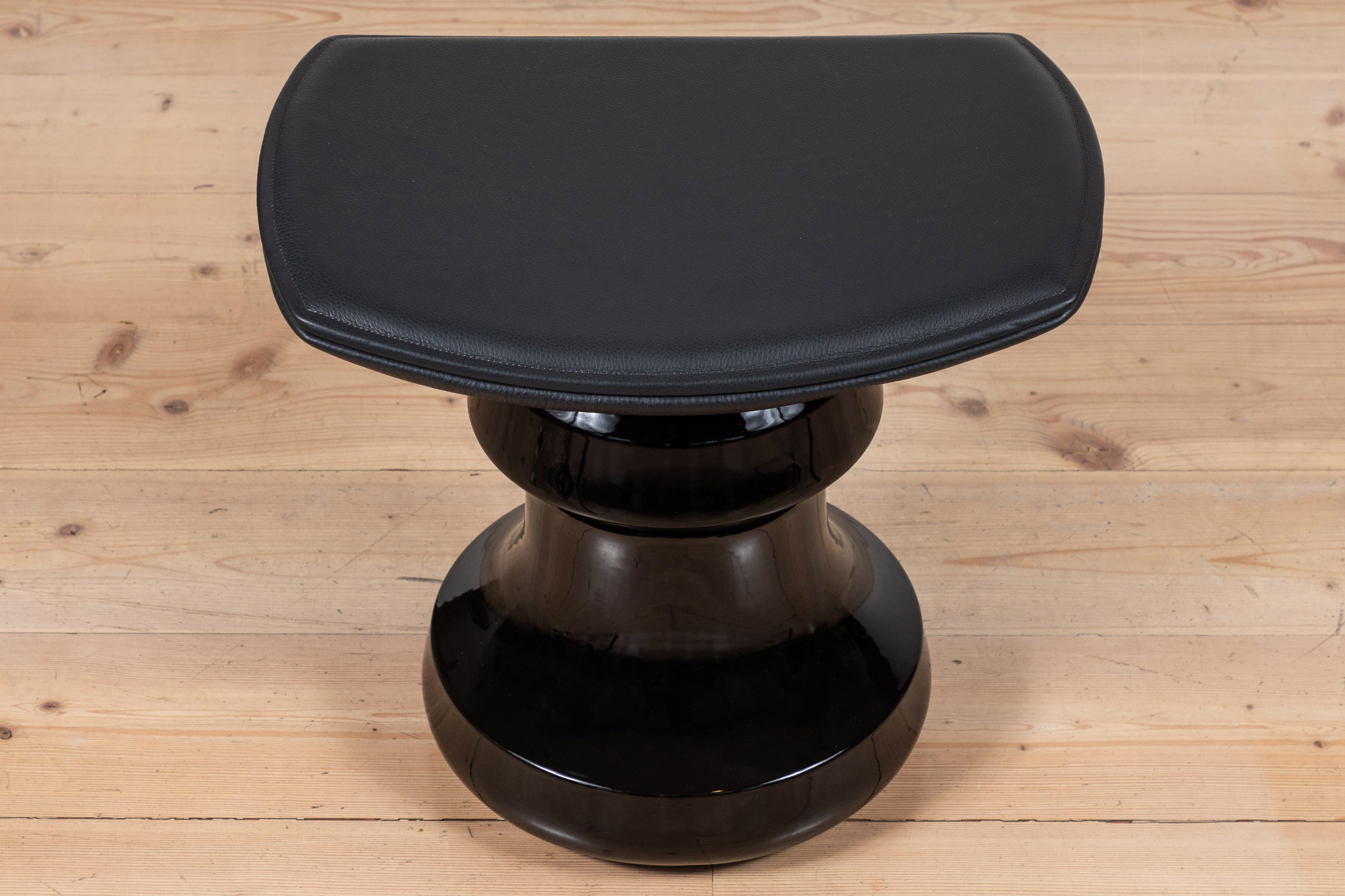 Roi stool by Collection Particuliere.