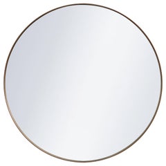 Miroir « Mira Circle » de Róisín Lafferty, en laiton satiné brossé, 2026