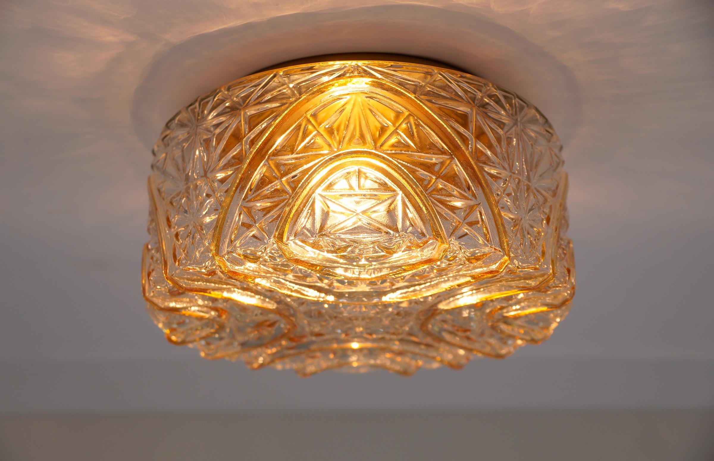 Lampada da incasso Roiund 3D in vetro ambrato di Limburg, Germania 1960 in vendita 4