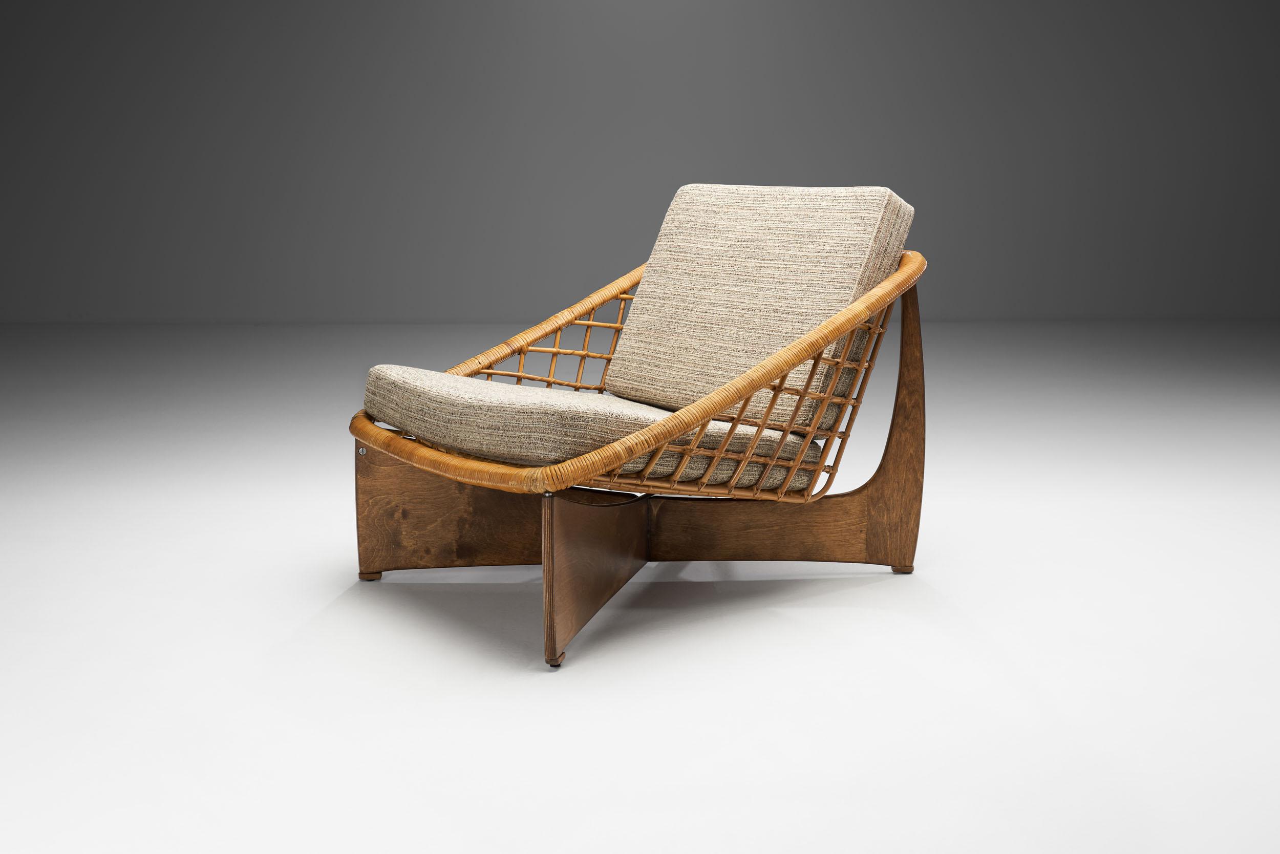 This “Rokato” lounge chair is an immediately recognizable design by the Dutch designers, Gebroeders Jonkers (Jonkers Brothers). In the middle of the last century, rattan played an important role in Dutch Design. The cradle was located in Noordwolde