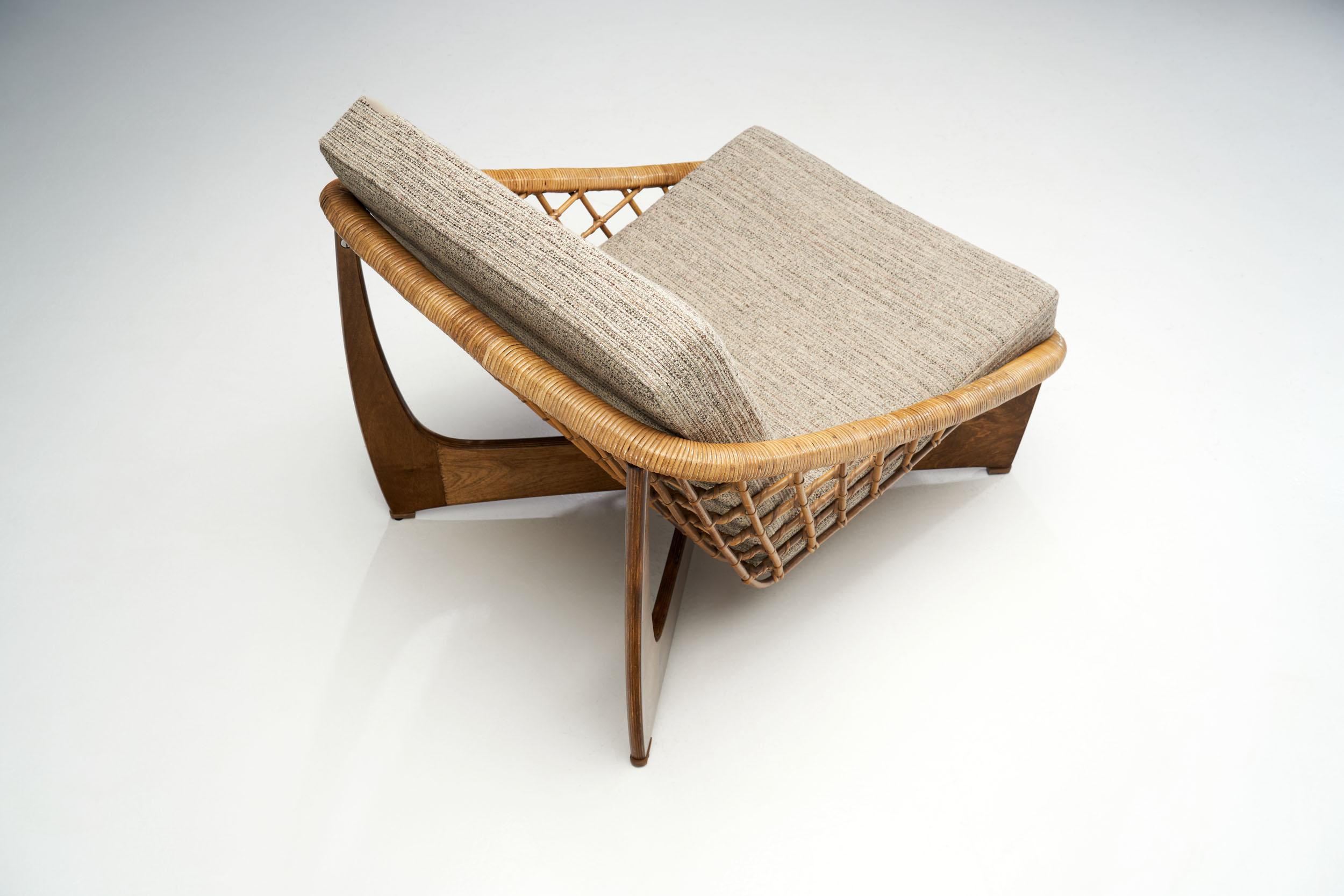 Fabric “Rokato” Lounge Chair by Gebroeders Jonkers Noordwolde The Netherlands 1960s