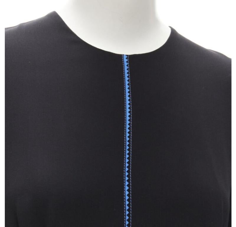 ROKSANDA vestido midi de seda negra azul con detalle de costura y puño acampanado en venta 2