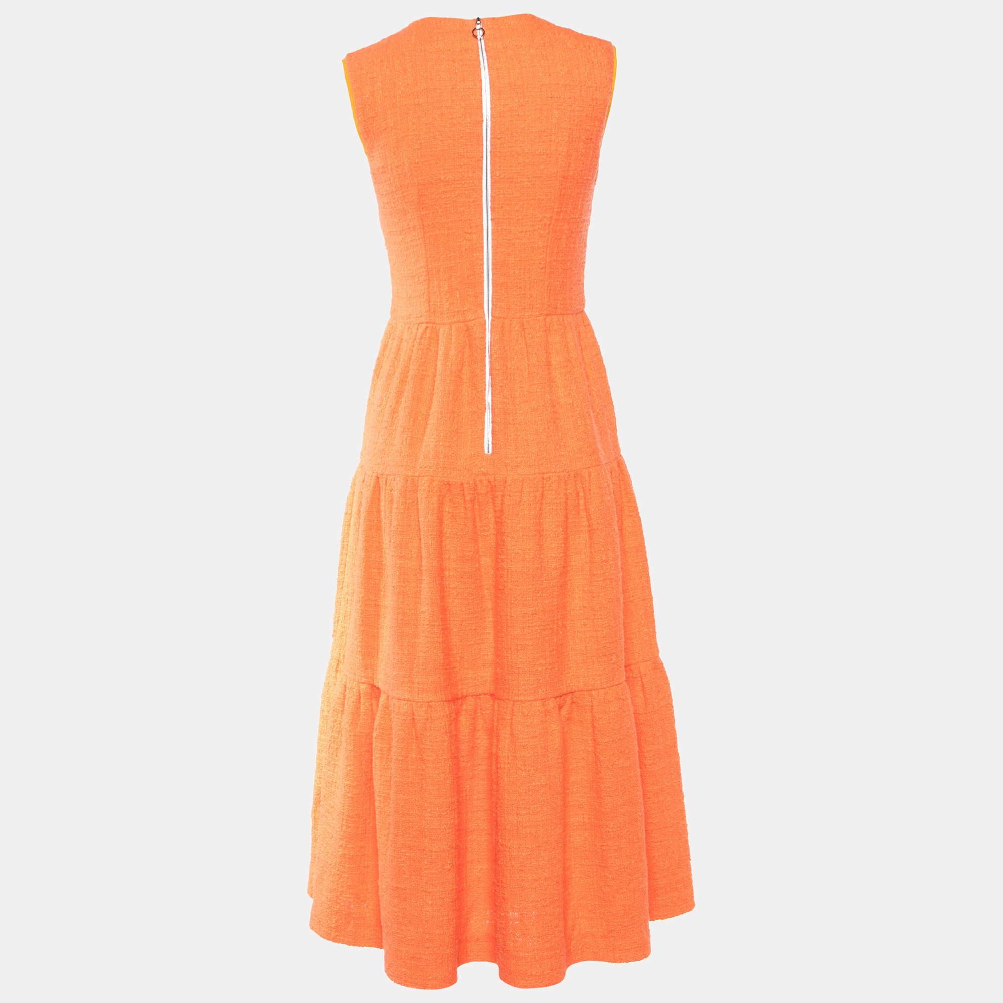 Exhibit a stylish look by wearing this beautiful Roksanda Ilincic dress. Tailored using fine fabric this dress has a chic silhouette for a framing fit. Style the creation with chic accessories and heels.