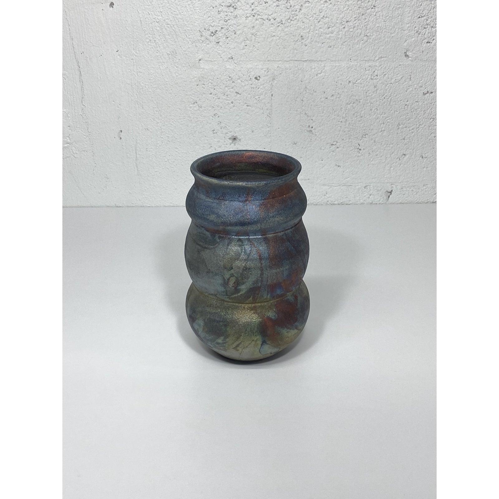 Mid-Century Modern Vase en céramique fabriqué à la main au feu de Roku, signé par l'artiste en vente