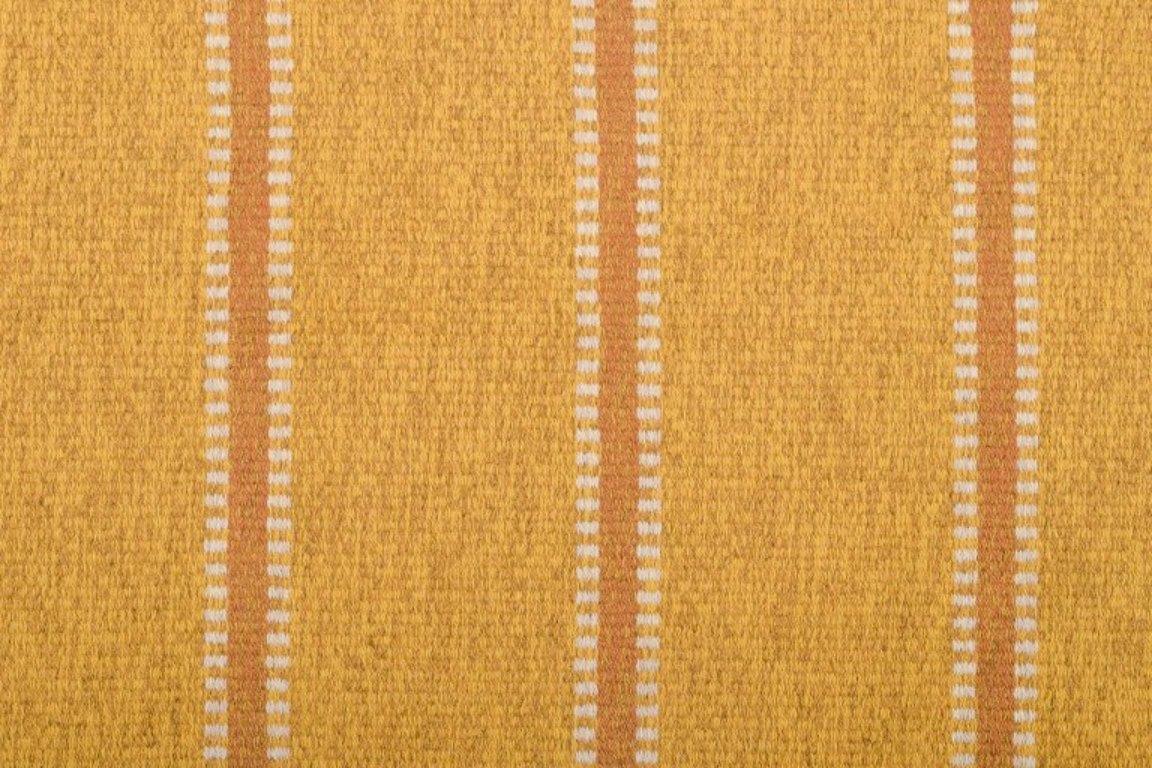 Swedish Rölakan, Sweden, large carpet in handwoven wool. Modernist design. For Sale