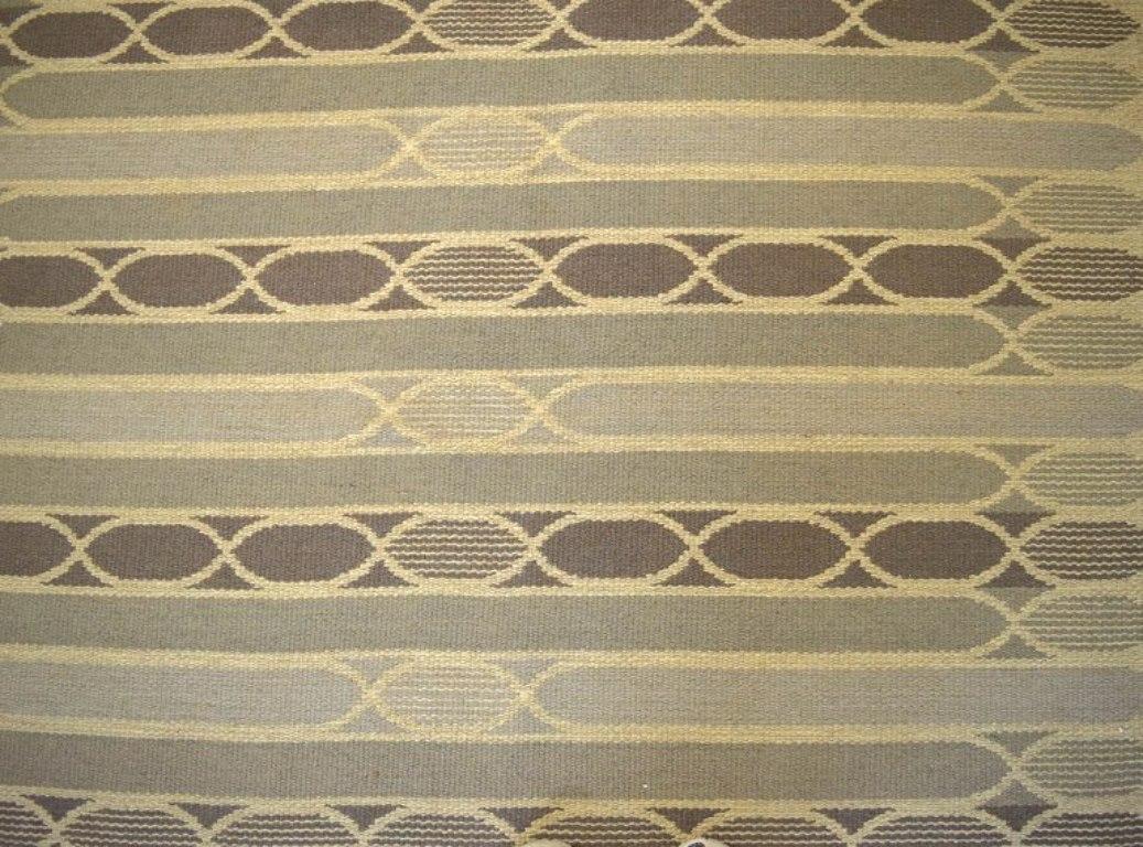 Rölakan, Suecia. Gran alfombra de lana tejida a mano. Diseño modernista. mediados del siglo XX en venta