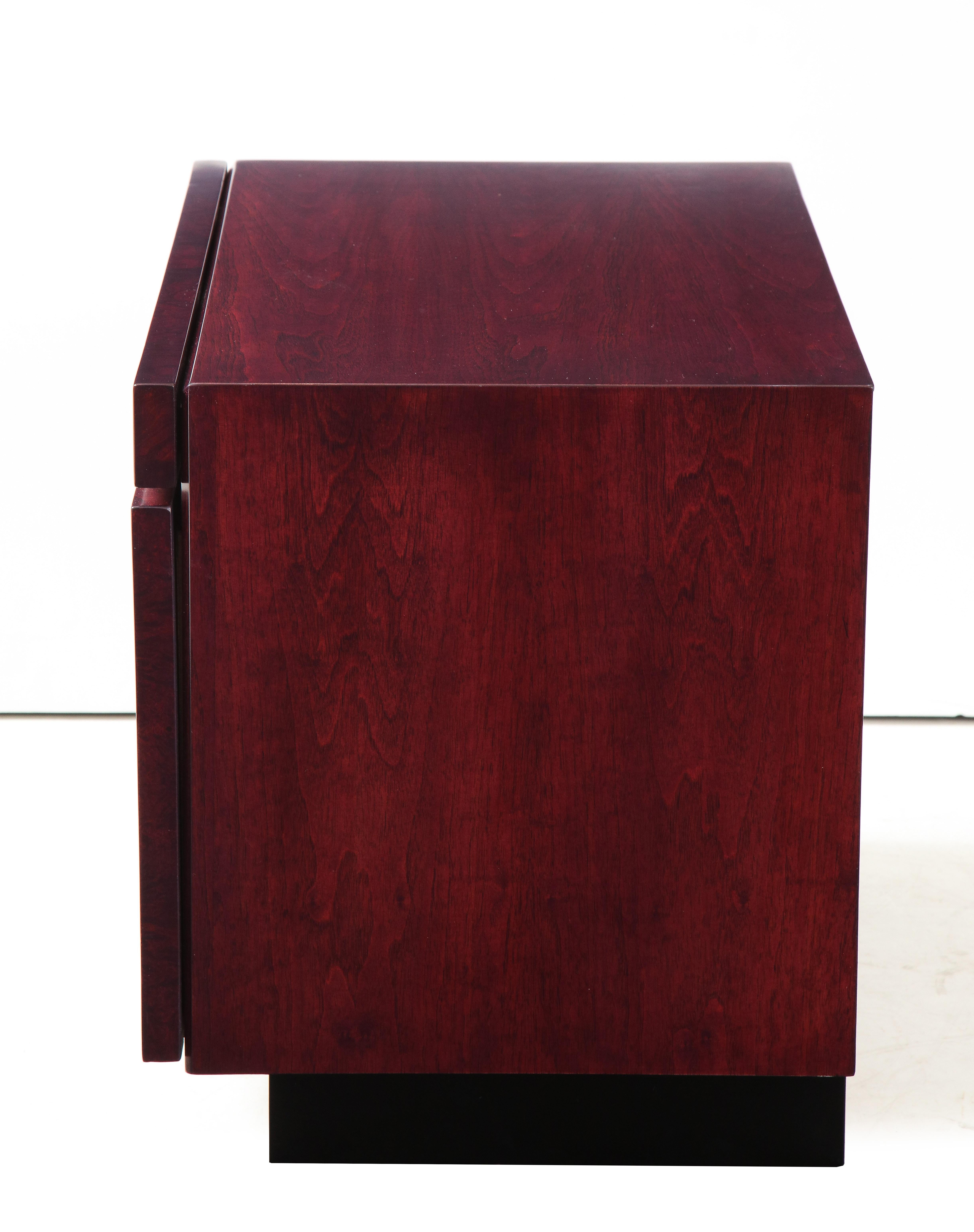 Roland Carter Red Wine Stained Burl Nightstands In Excellent Condition In New York, NY