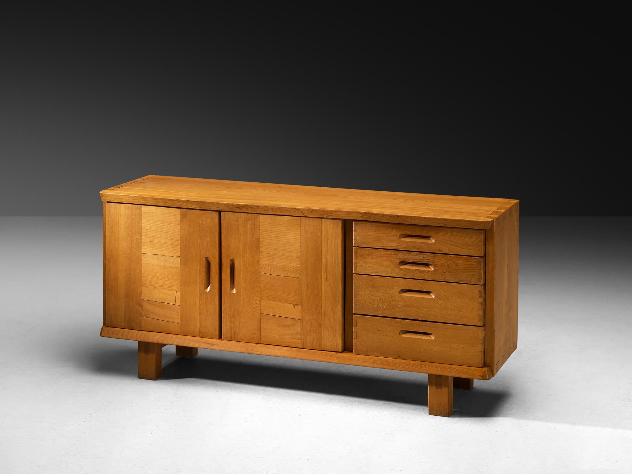 Mid-Century moderno Roland Haeusler for Maison Regain Sideboard in Solid Elm in vendita