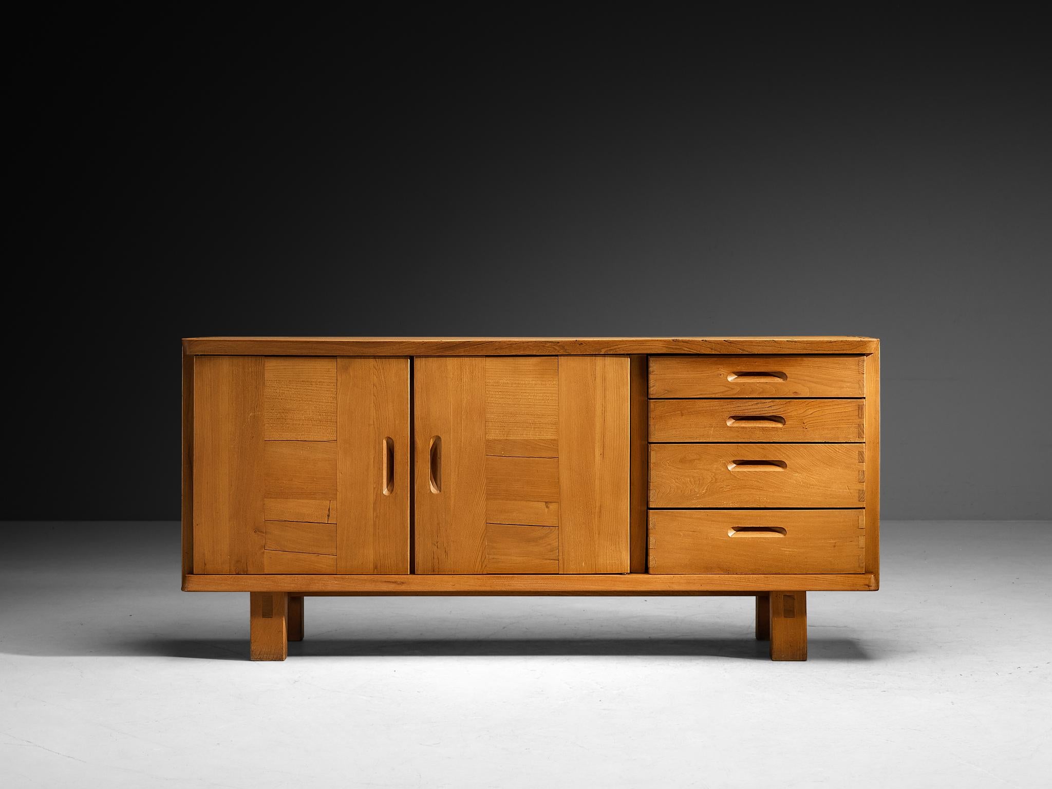 Roland Haeusler for Maison Regain Sideboard in Solid Elm In condizioni buone in vendita a Waalwijk, NL