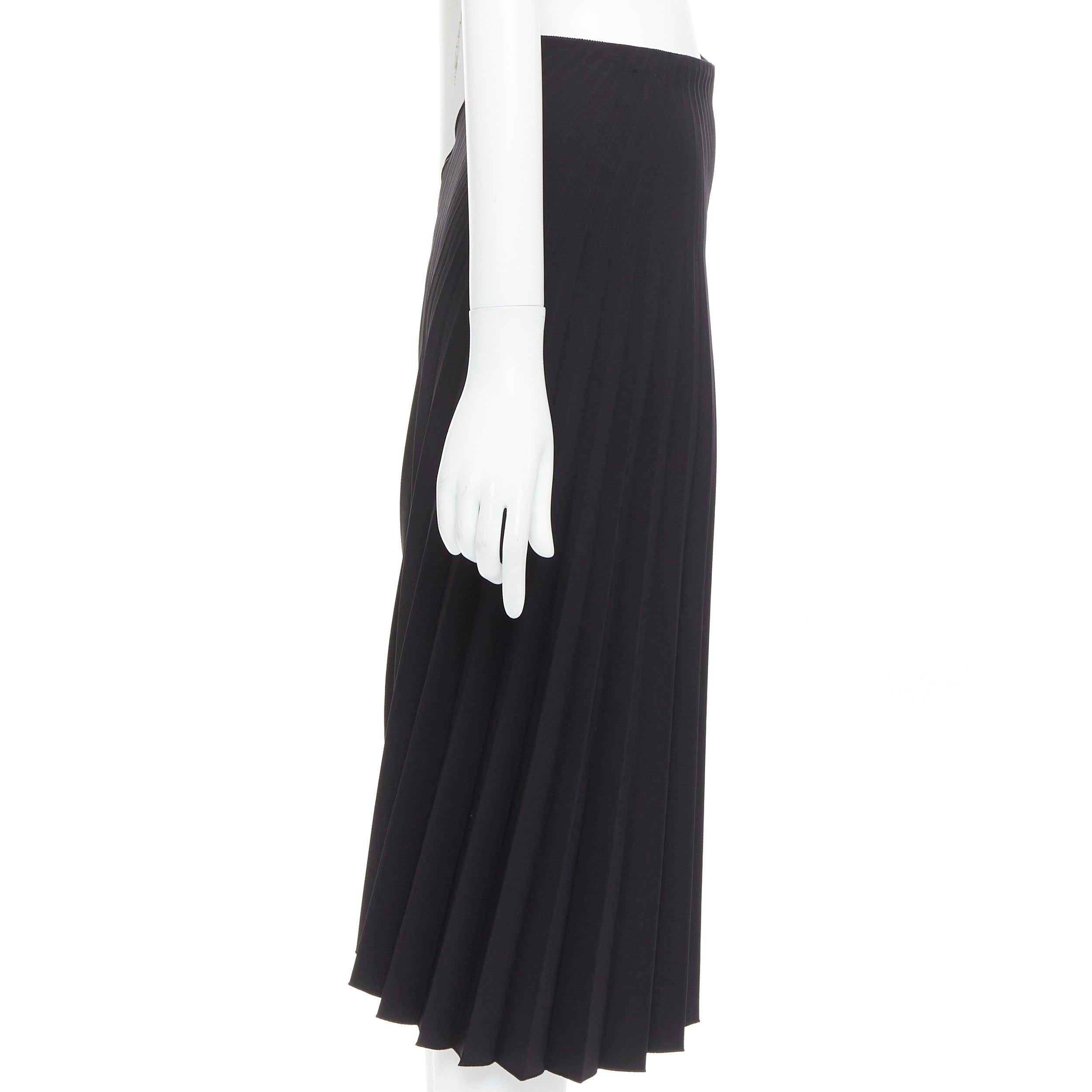 ROLAND MOURET black asymmetric pleated side zip knee skirt UK8 S In Excellent Condition For Sale In Hong Kong, NT