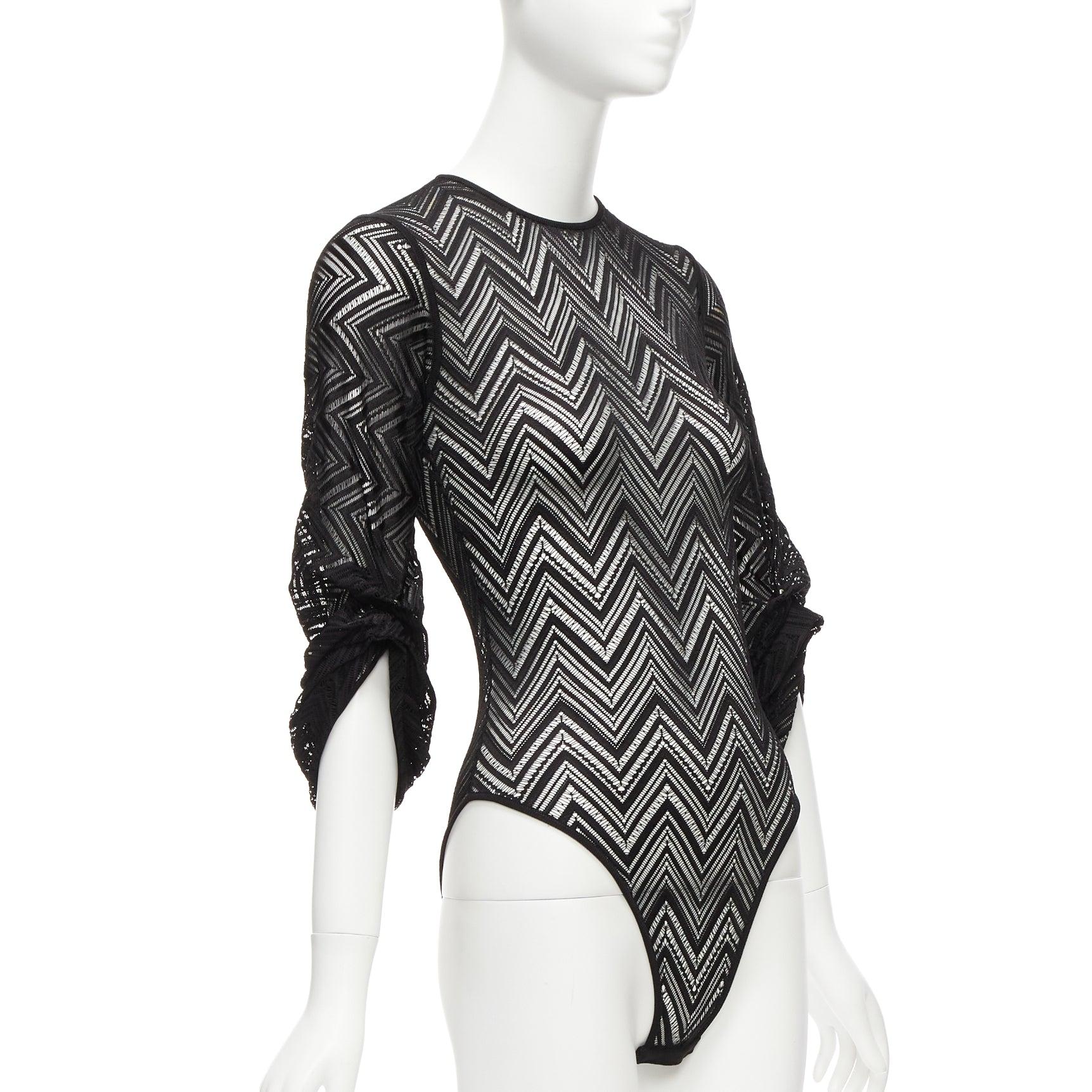 ROLAND MOURET black chevron lattice lace draped charm sleeves bodysuit top XS In Excellent Condition For Sale In Hong Kong, NT