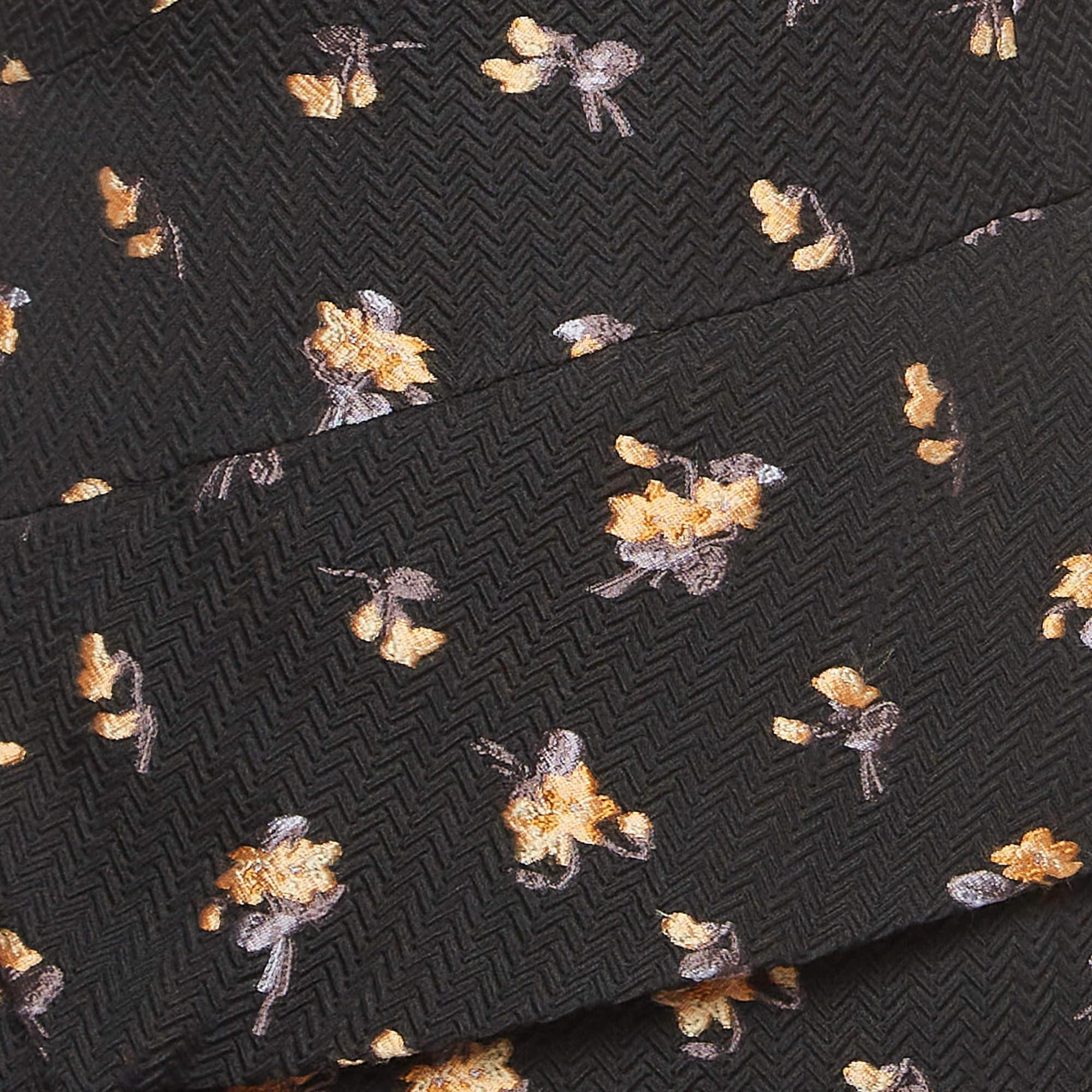 Roland Mouret Black Floral Textured Silk Blend Off Shoulder Heddon Gown M In Good Condition For Sale In Dubai, Al Qouz 2
