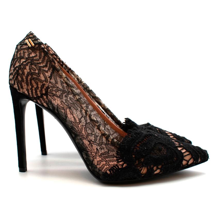 Roland Mouret Black Lace & Leather Pumps 

-Black sheer lace over nude leather 
-Leather interior
-Stiletto Heel 
-Golden hardware 

Materials:

Exterior- leather/textile 
Interior- leather
Soles- Leather

Made in Italy

X markings on the soles as