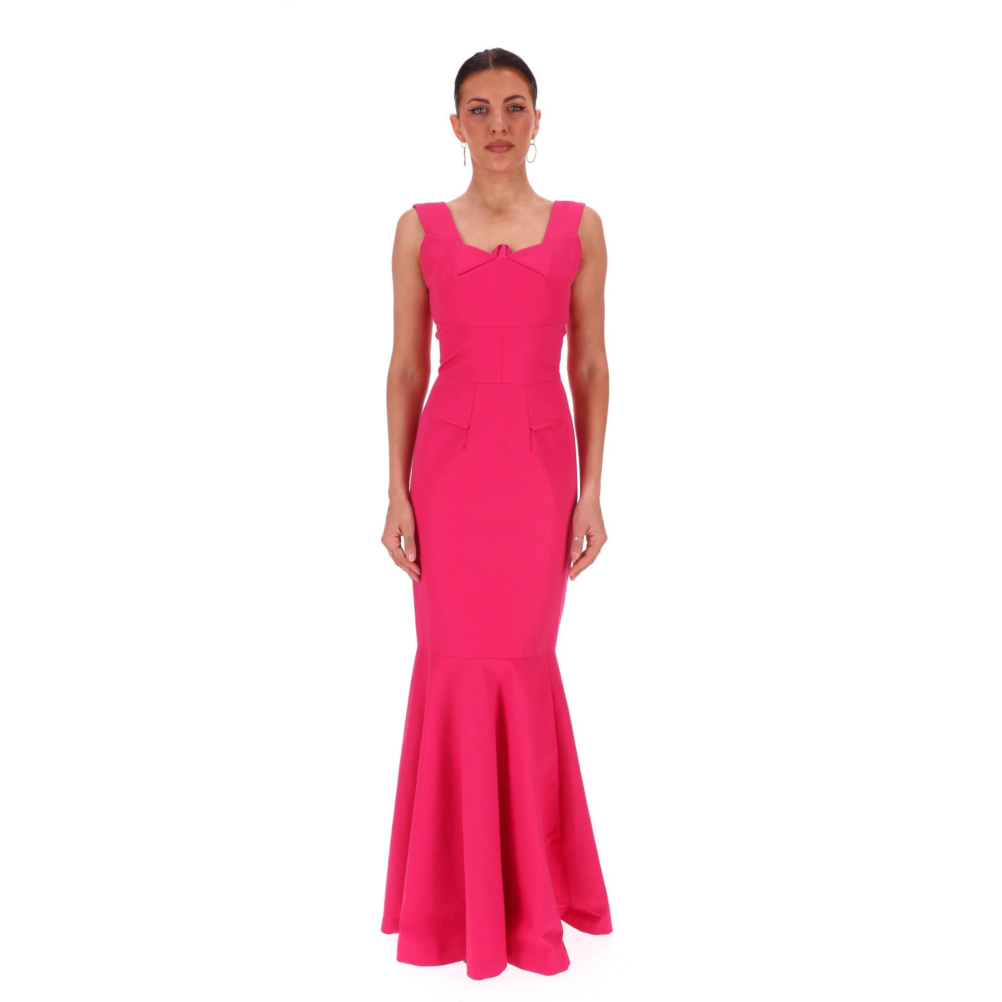 Roland Mouret Ltd Edition für Harrods Gerippte Robe

Rosafarbenes Abendkleid in Meerjungfrau-Silhouette mit geriffeltem Saum.

Mit breiten Schulterträgern, tailliertem Mieder und offenem Rücken.

Preis ca. £2,000

Größe - 10UK

Zustand - Sehr gut