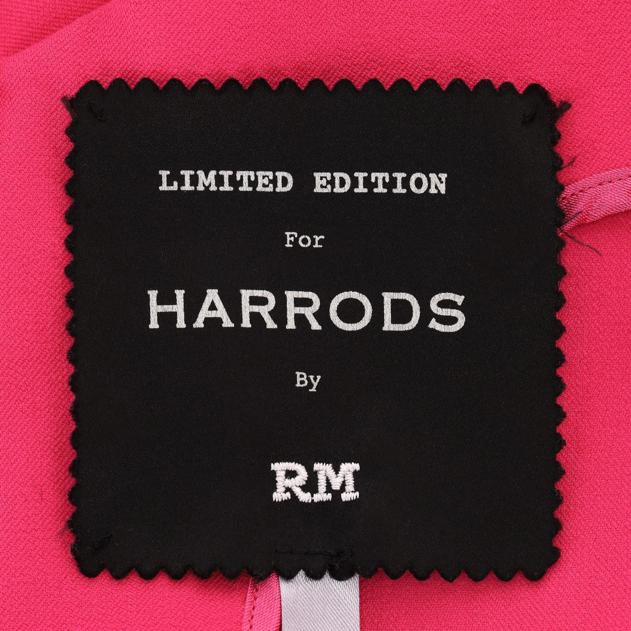 Roland Mouret Ltd Edition für Harrods Gerippte Robe im Angebot 1