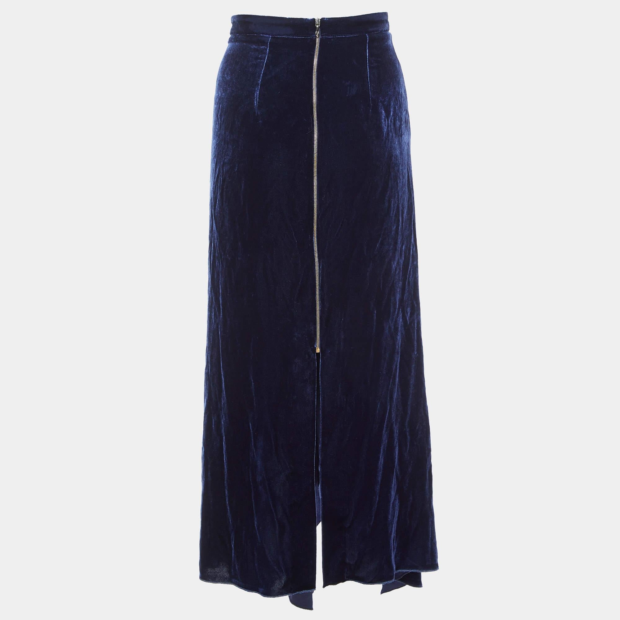 This elegant skirt is worth adding to your closet Crafted from fine materials it is exquisitely designed into a flattering shape.