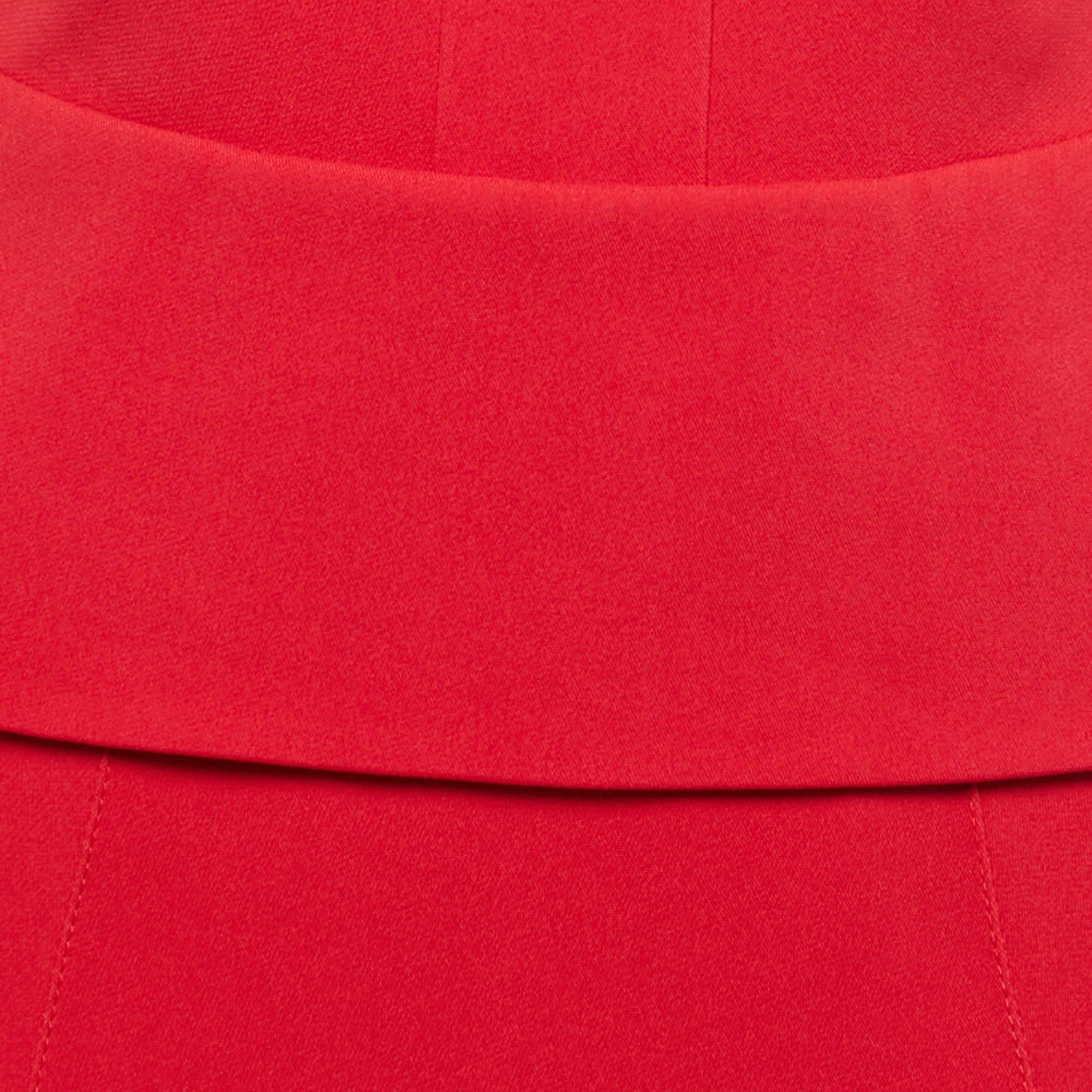 Roland Mouret  Red Crepe Flared Lubelia Gown M In New Condition For Sale In Dubai, Al Qouz 2