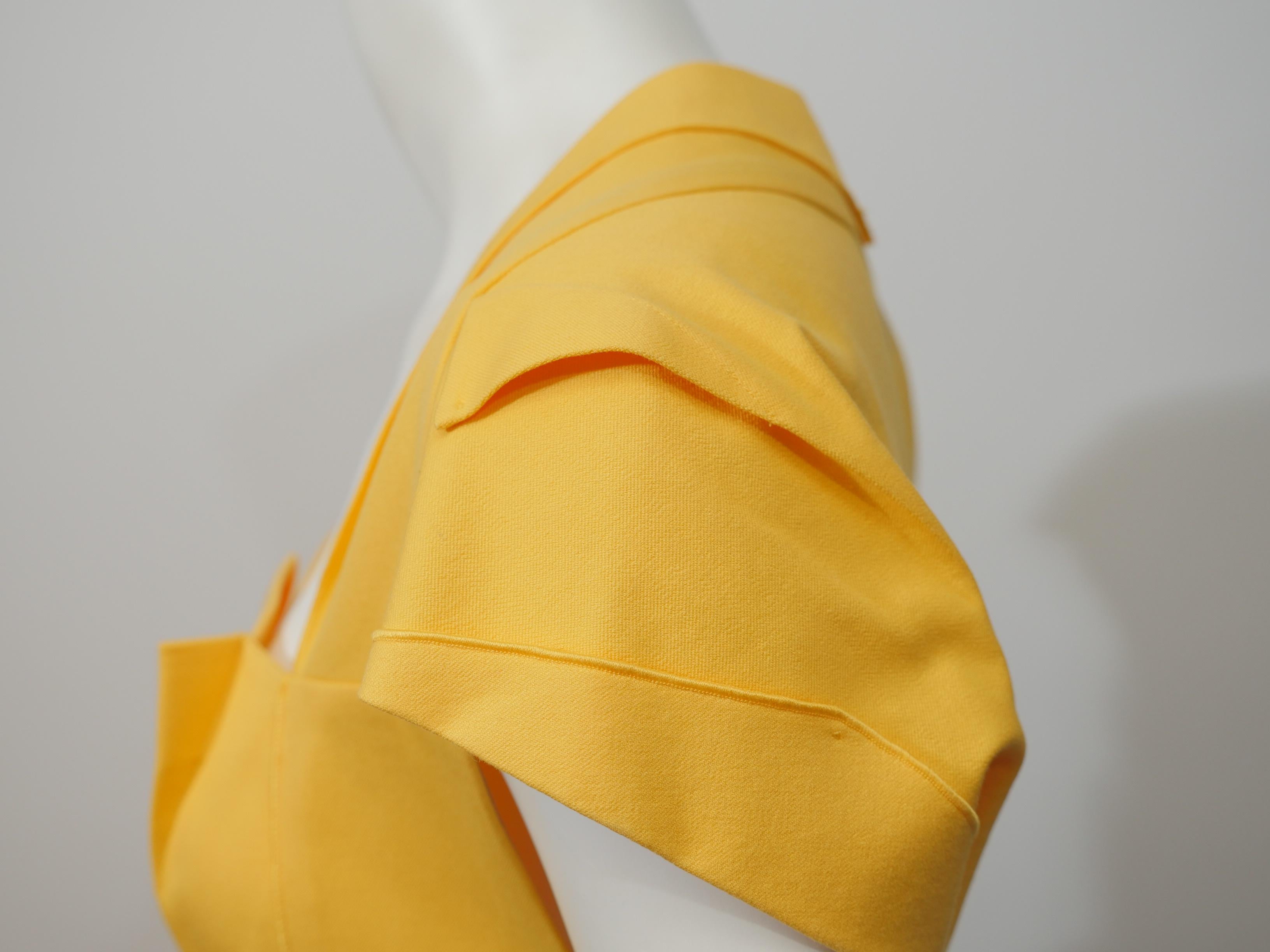 Roland Mouret Size 8 Yellow Cotton 'Limited Edition' Cap Sleeve Sheath Dress In Excellent Condition In Bridgehampton, NY