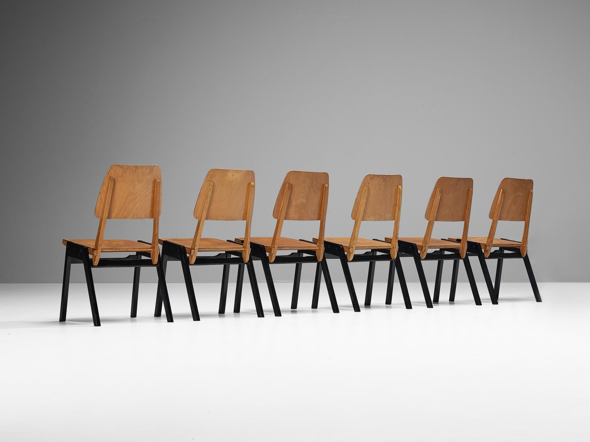 Roland Rainer Esszimmerstühle aus Holz  im Zustand „Gut“ im Angebot in Waalwijk, NL