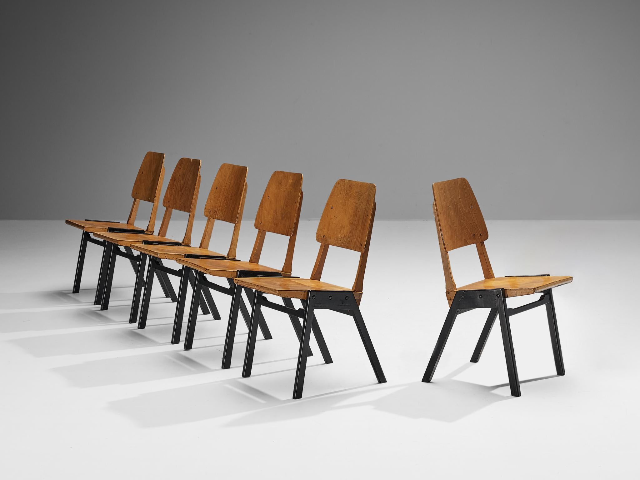 Roland Rainer Esszimmerstühle aus Holz  im Angebot 1