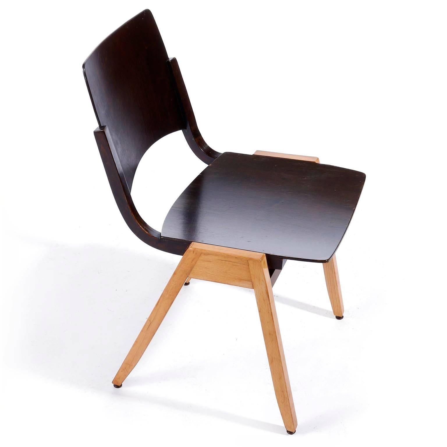 Roland Rainer, ensemble de quatre chaises empilables P7, en hêtre bicolore, Autriche, 1952 Bon état - En vente à Hausmannstätten, AT
