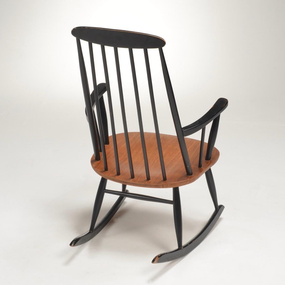 Milieu du XXe siècle Chaise longue à bascule en teck Roland Rainer en vente