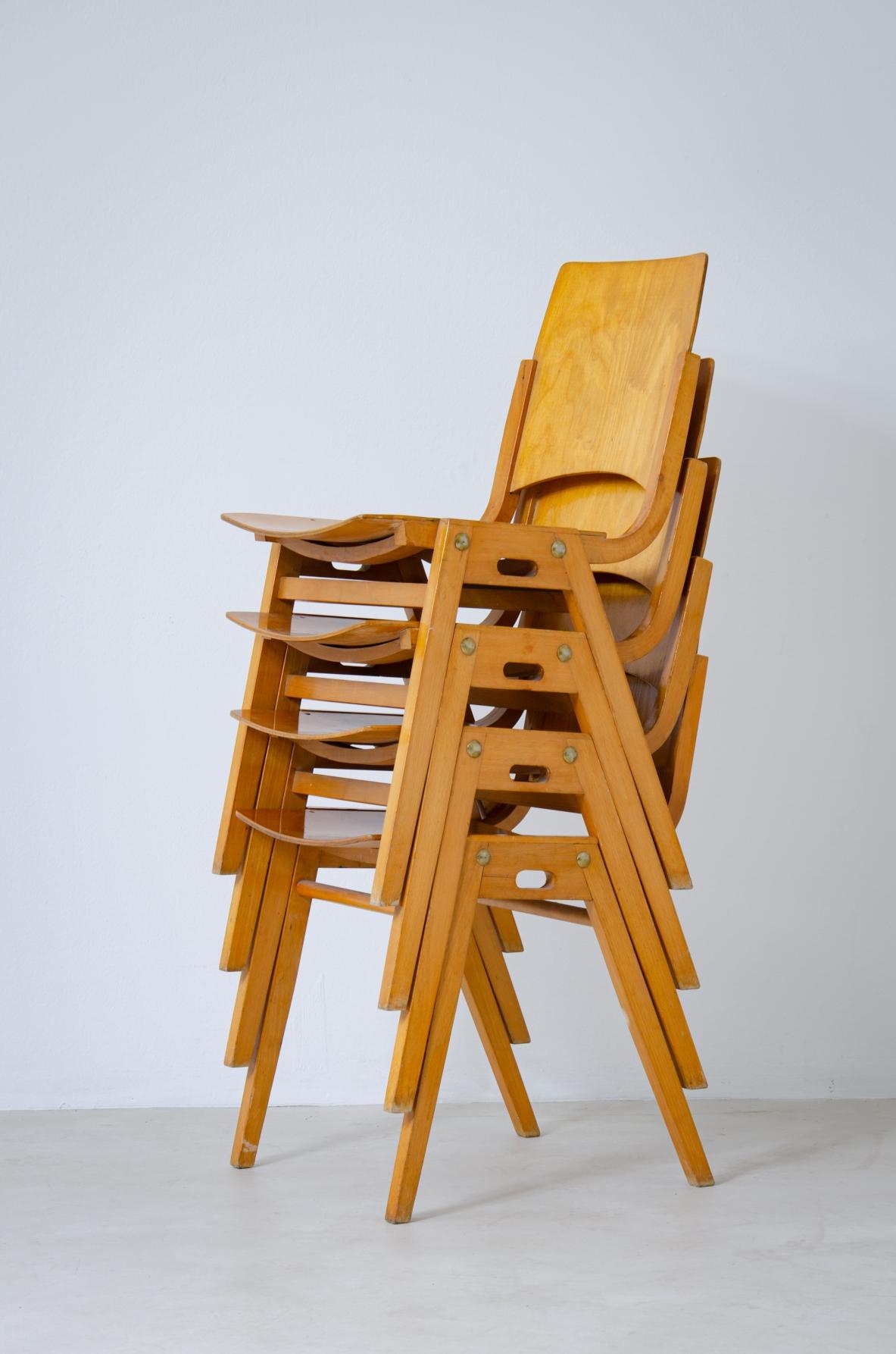 Roland Rainer's set of 8 mid century modern stacking chairs model P7 In Good Condition For Sale In Milano, IT
