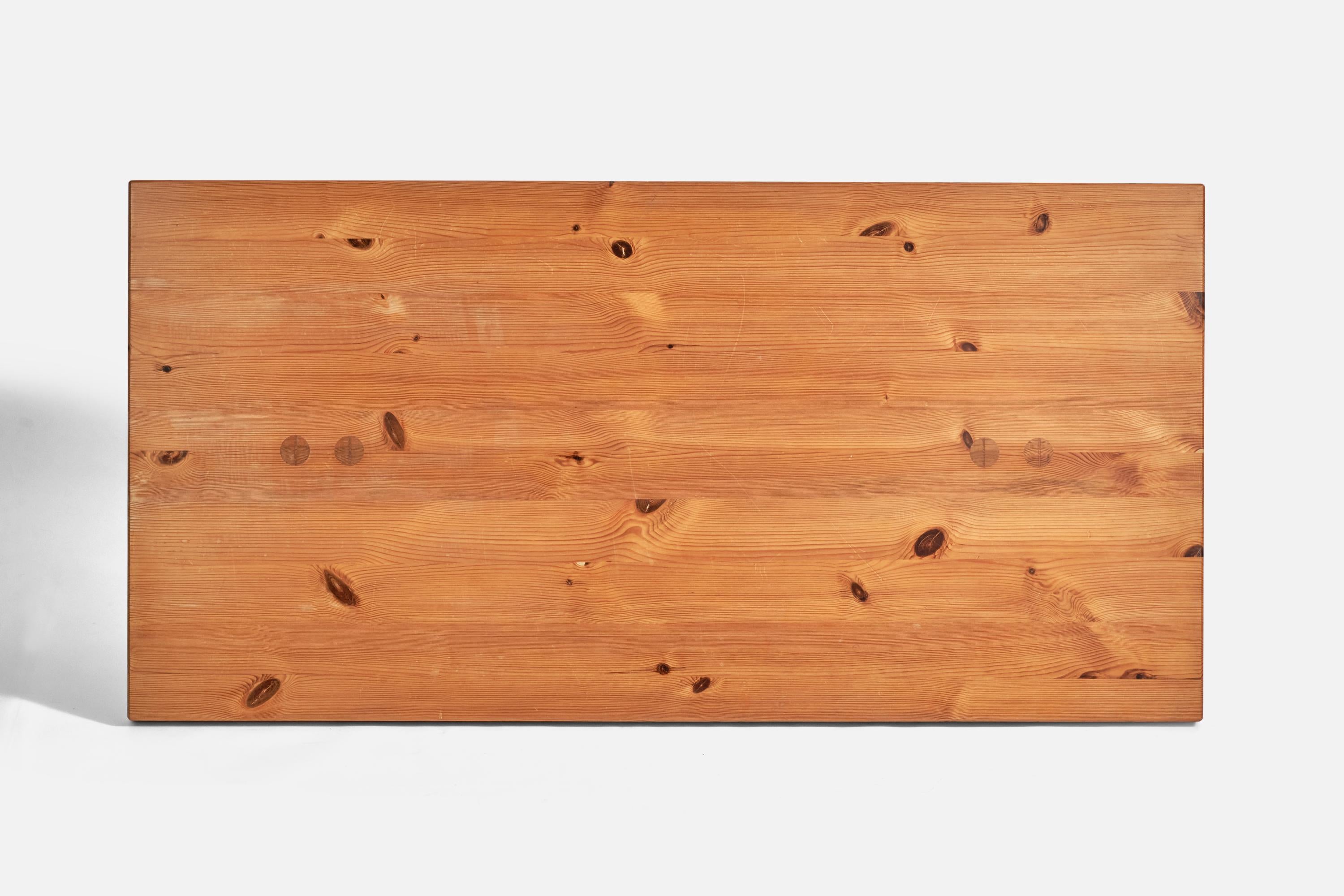 Swedish Roland Wilhelmsson Attribution, Large Coffee Table, Pine, Sweden, 1970s For Sale