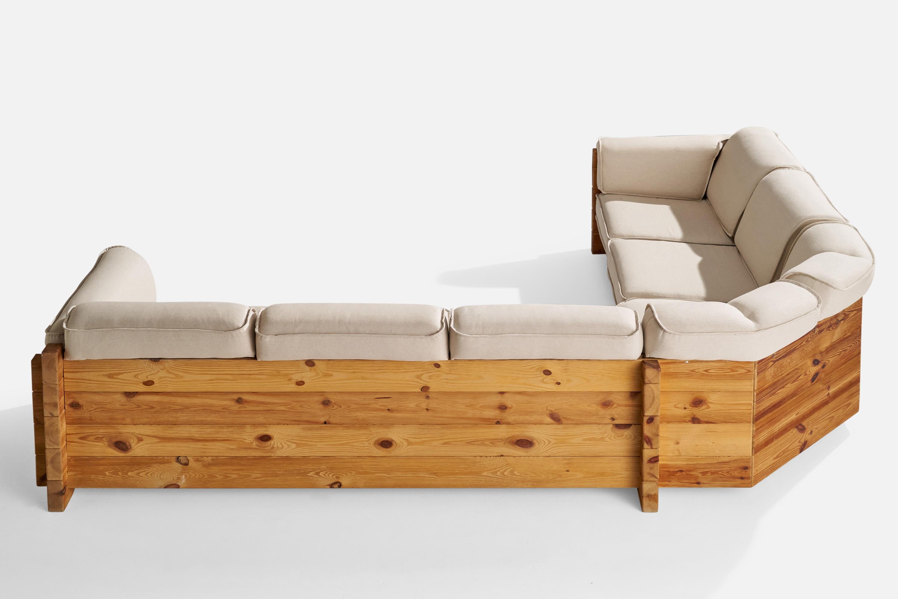 Roland Wilhelmsson Attribution, Sectional Sofa, Pine, Fabric, Sweden, 1970s In Good Condition For Sale In High Point, NC