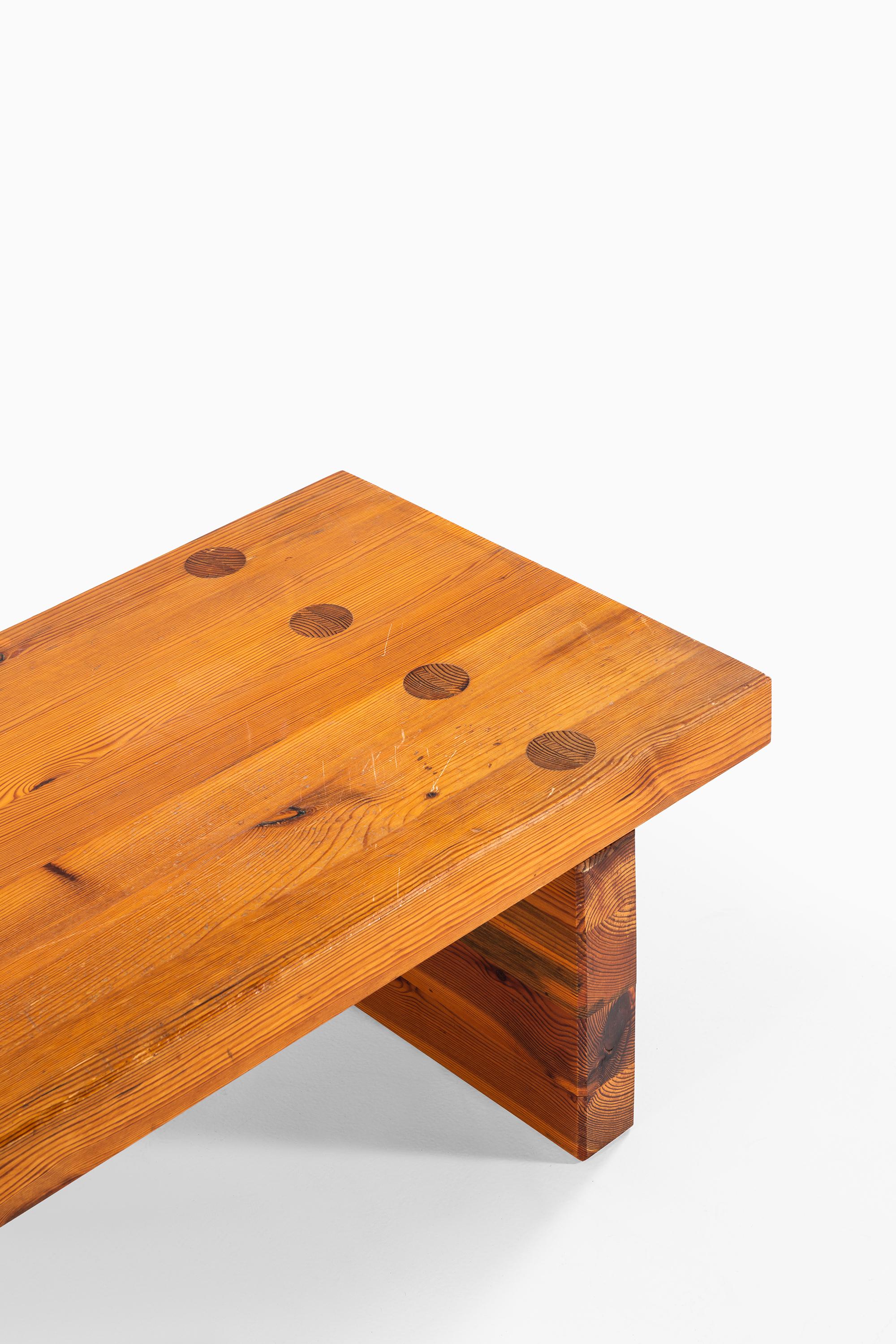 Rare coffee table / bench model Bamse in pine designed by Roland Wilhelmsson. Produced by Karl Andersson & Söner AB in Sweden.