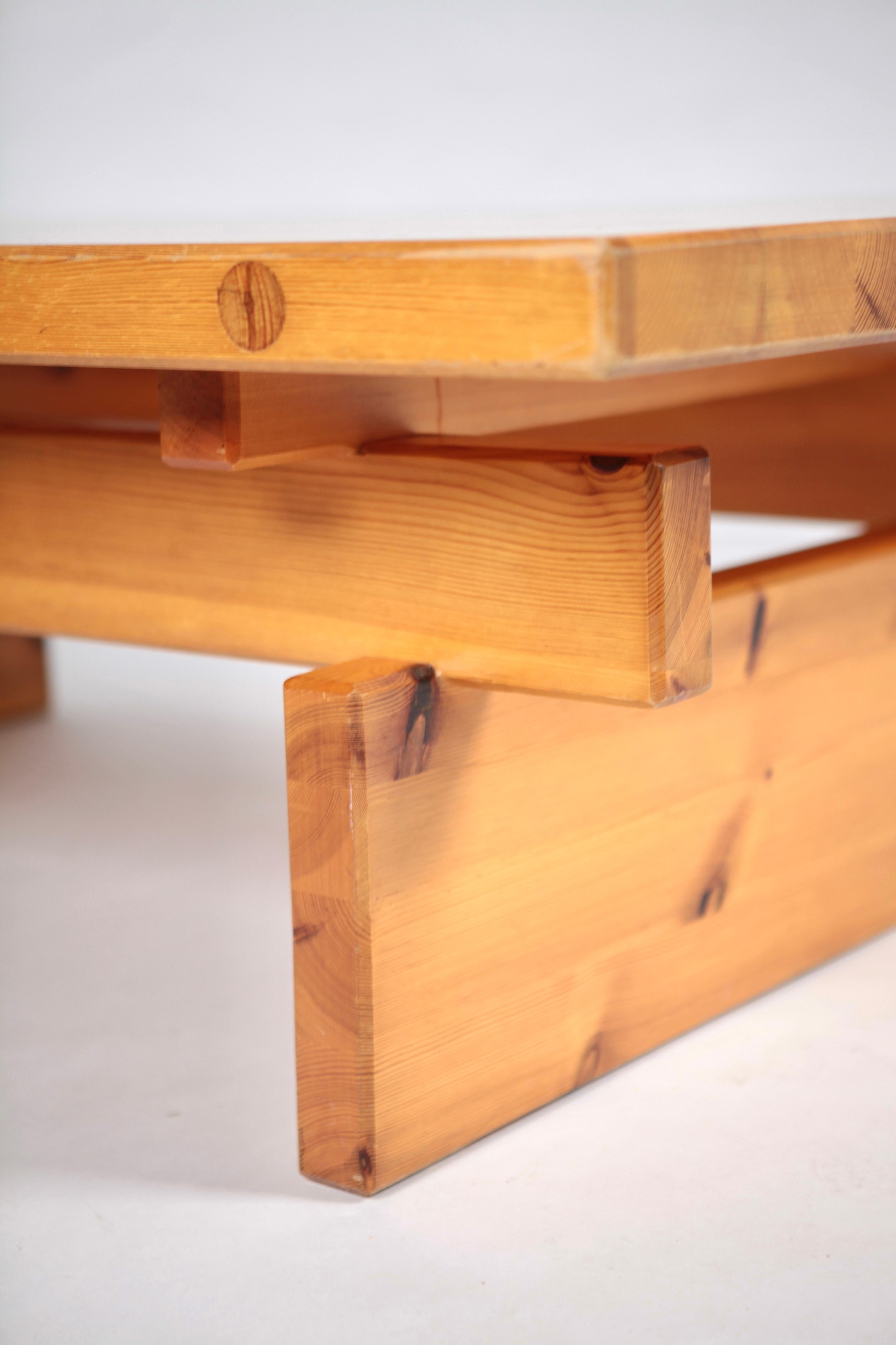Roland Wilhelmsson, Coffee-Table in Solid Pine, Executed by Timmermannen, 1973 For Sale 9