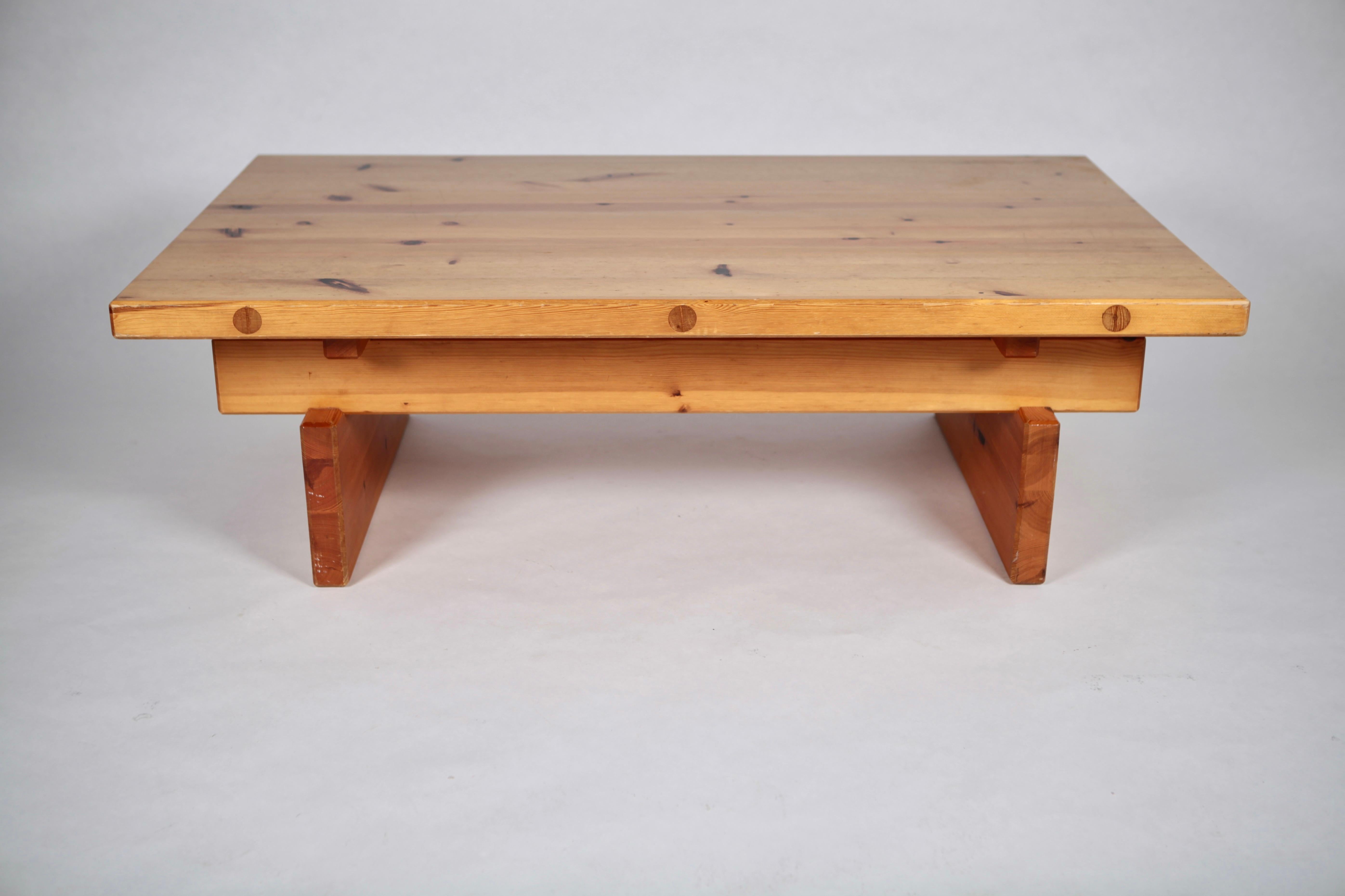 Late 20th Century Roland Wilhelmsson, Coffee-Table in Solid Pine, Executed by Timmermannen, 1973