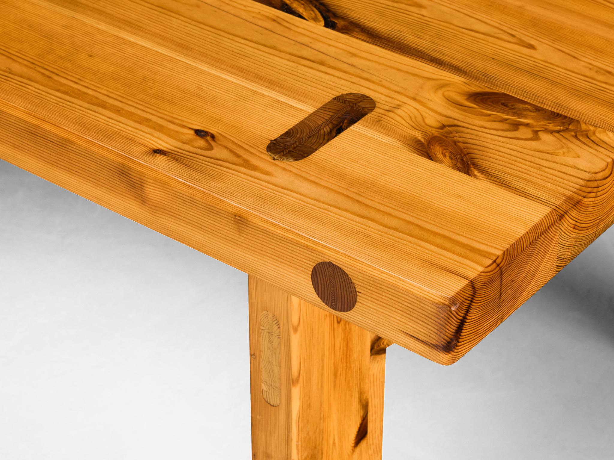 Roland Wilhelmsson Dining Table in Solid Pine 1970s In Good Condition For Sale In Waalwijk, NL