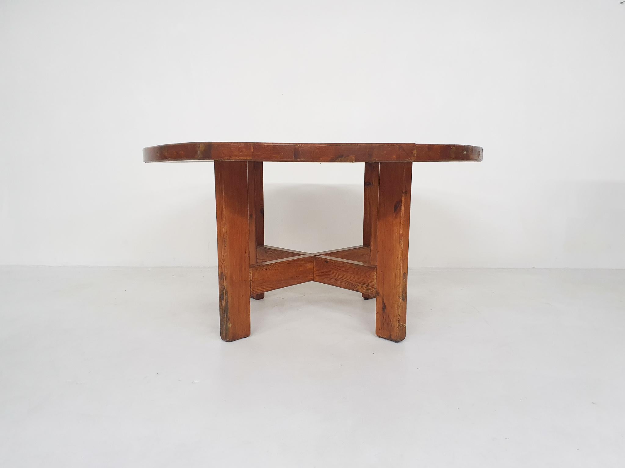 Suédois Table de salle à manger en pin Roland Wilhelmsson pour Karl Andersson and Soner, Suède en vente