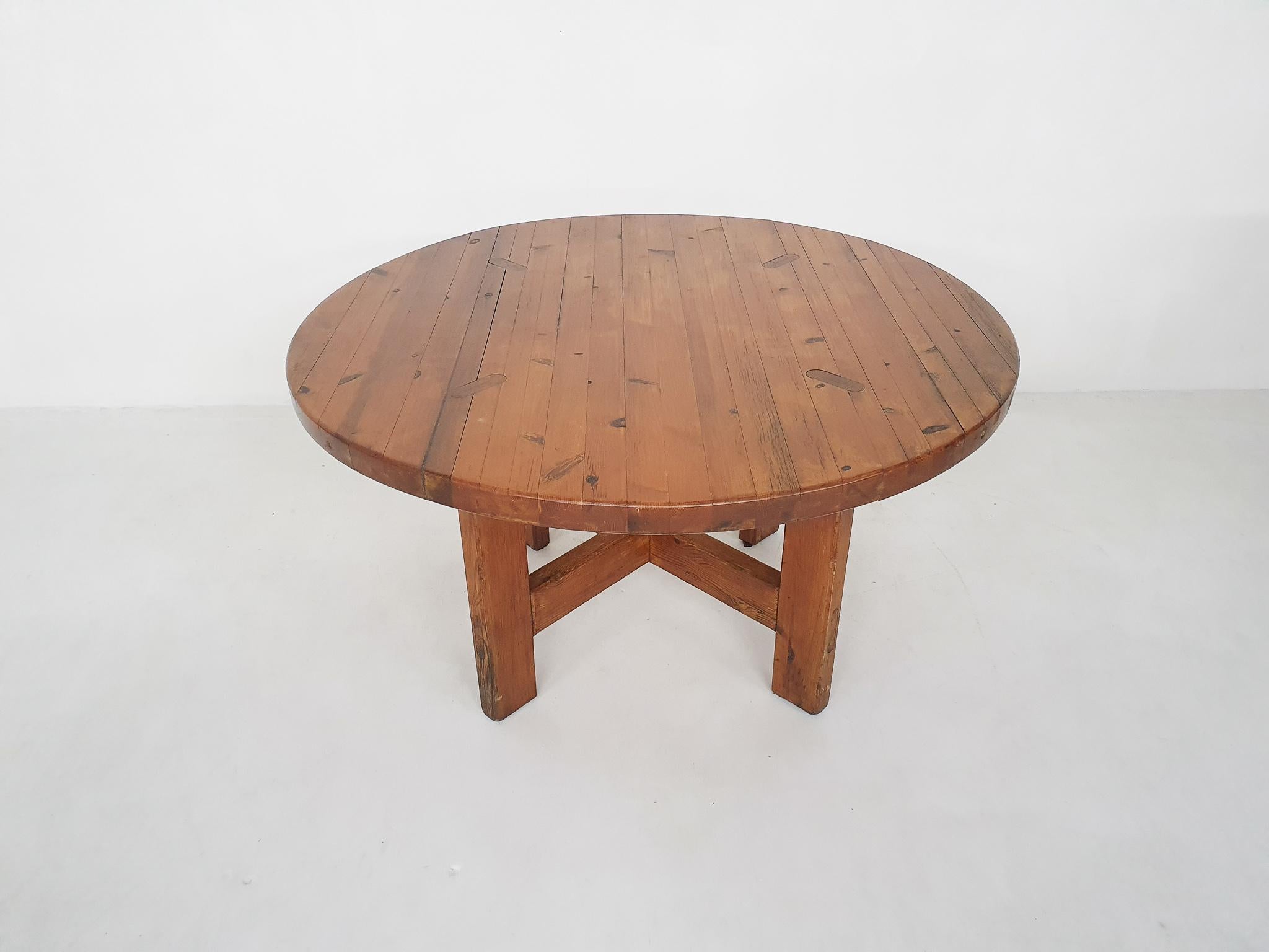 Table de salle à manger en pin Roland Wilhelmsson pour Karl Andersson and Soner, Suède Bon état - En vente à Amsterdam, NL